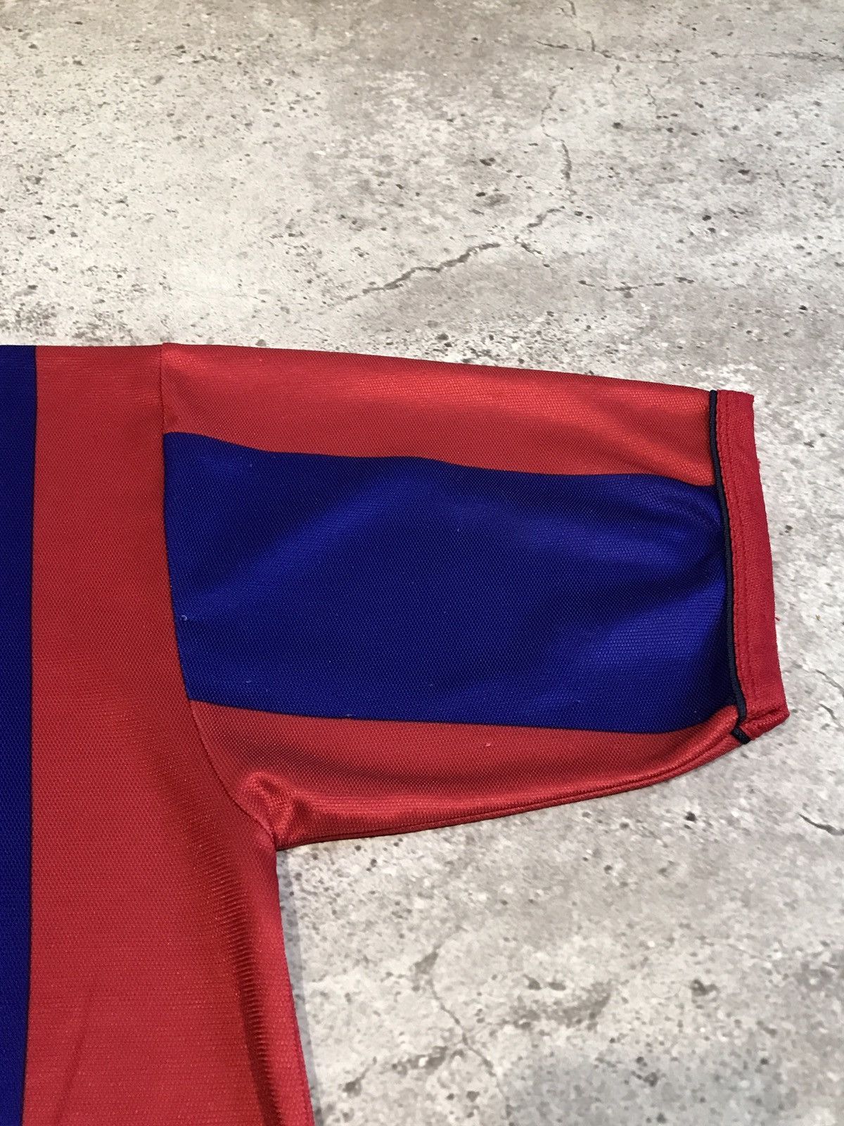 Vintage VINTAGE 90S T-SHIRT BARCELONA CENTRER LOGO “KLUIVERT” Size US L / EU 52-54 / 3 - 14 Thumbnail