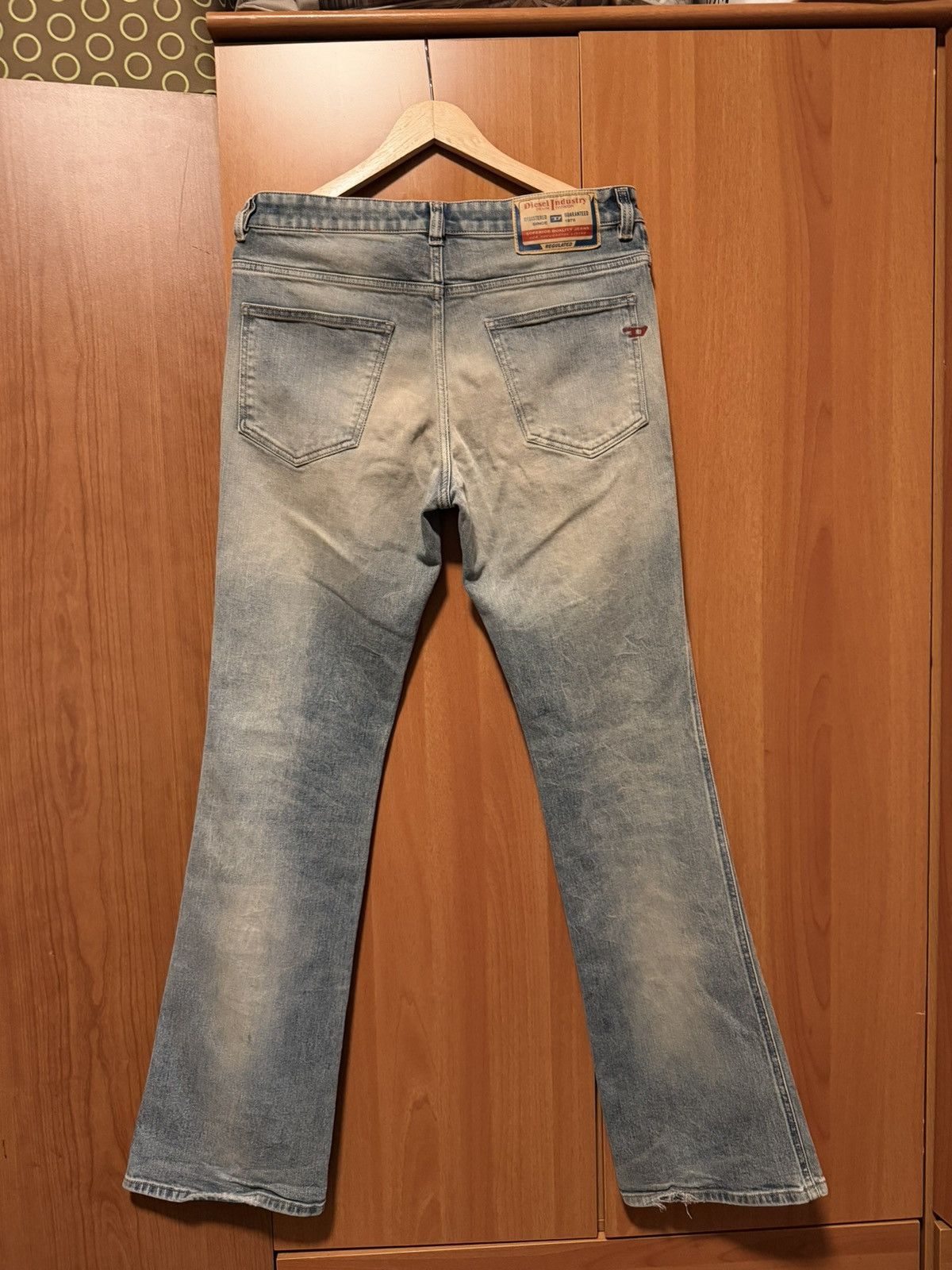 Diesel Diesel 1998 D-Buck Bootcut Fit Jeans in Medium Blue 32x32 Size US 32 / EU 48 - 2 Thumbnail