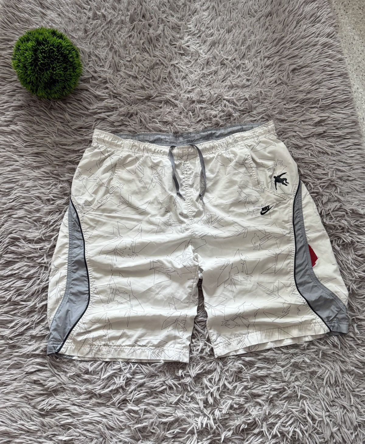 Nike 00s Nike Vintage Baggy Shorts Graphic Print Swoosh Shox Y2k Size US 38 / EU 54 - 2 Thumbnail