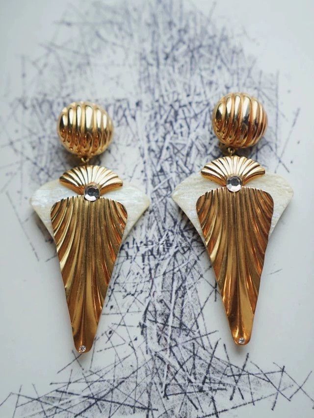 Vintage French Vintage Art Deco Ivory Resin Oversized Clip Earrings Size ONE SIZE - 2 Thumbnail