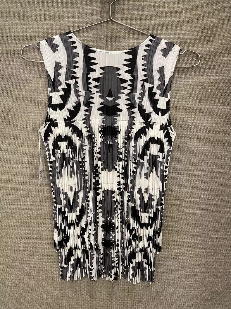 Issey Miyake Issey Miyake size:5 Black and white pleated vest Size M / US 6-8 / IT 42-44 - 2 Thumbnail