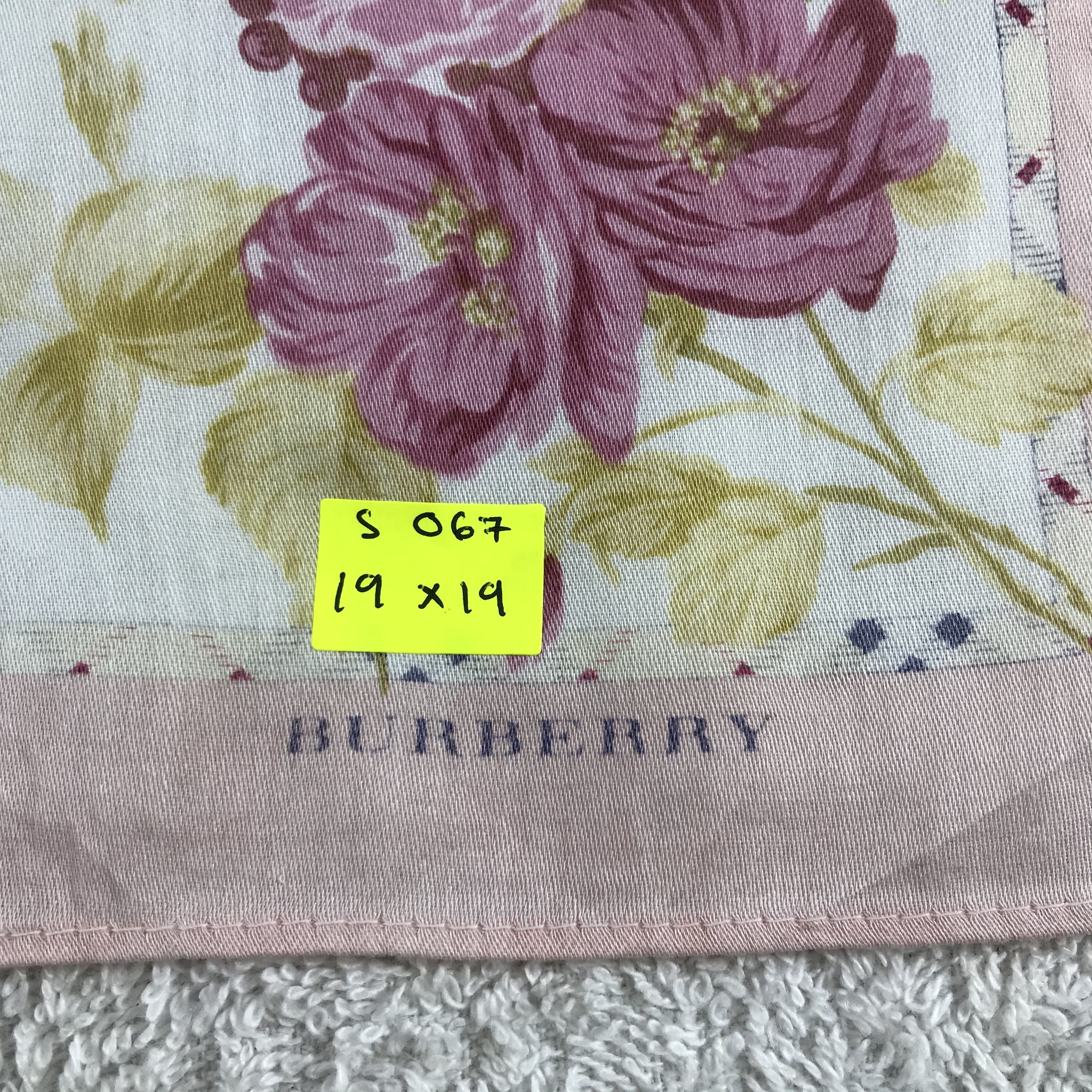 Burberry × Vintage Burberry Bandana / Handkerchief / Neckerchief - S067 Size ONE SIZE - 5 Thumbnail