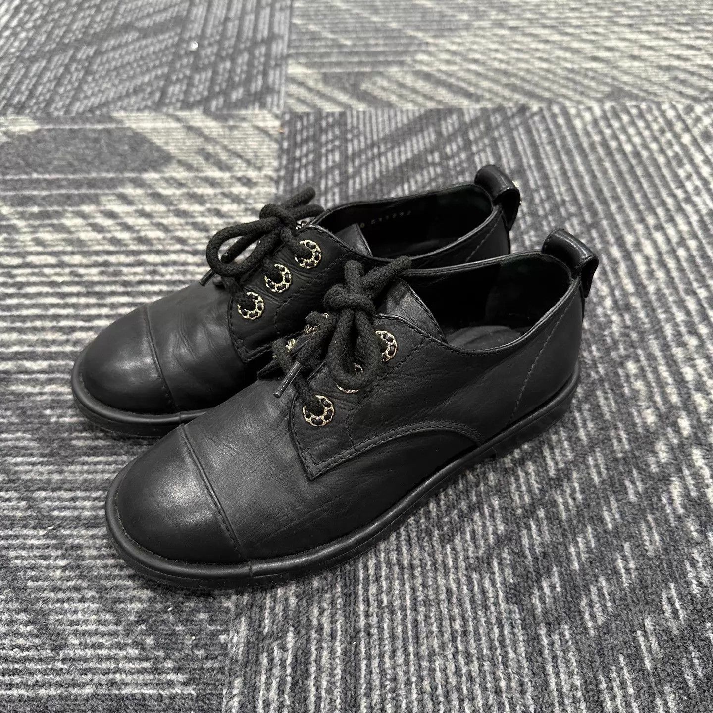 Chanel Chanel Black Leather Loafers 35 Size US 4.5 / IT 34.5 - 1 Thumbnail