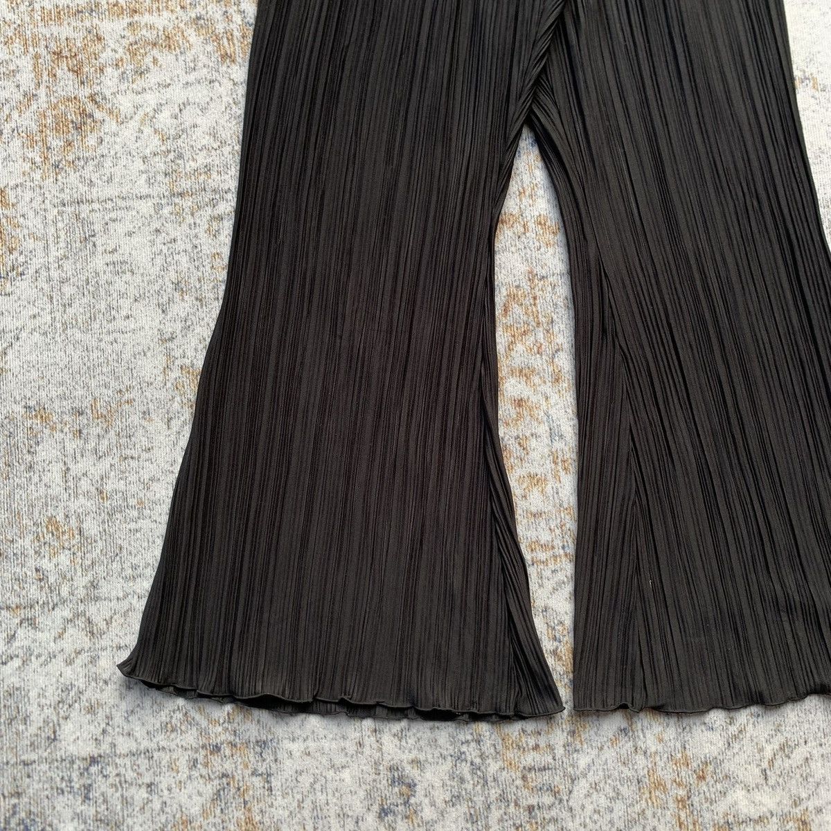 Japanese Brand Rare Japanese Brand Raf Issey Style Pleats Flared Pants Size US 32 / EU 48 - 3 Thumbnail