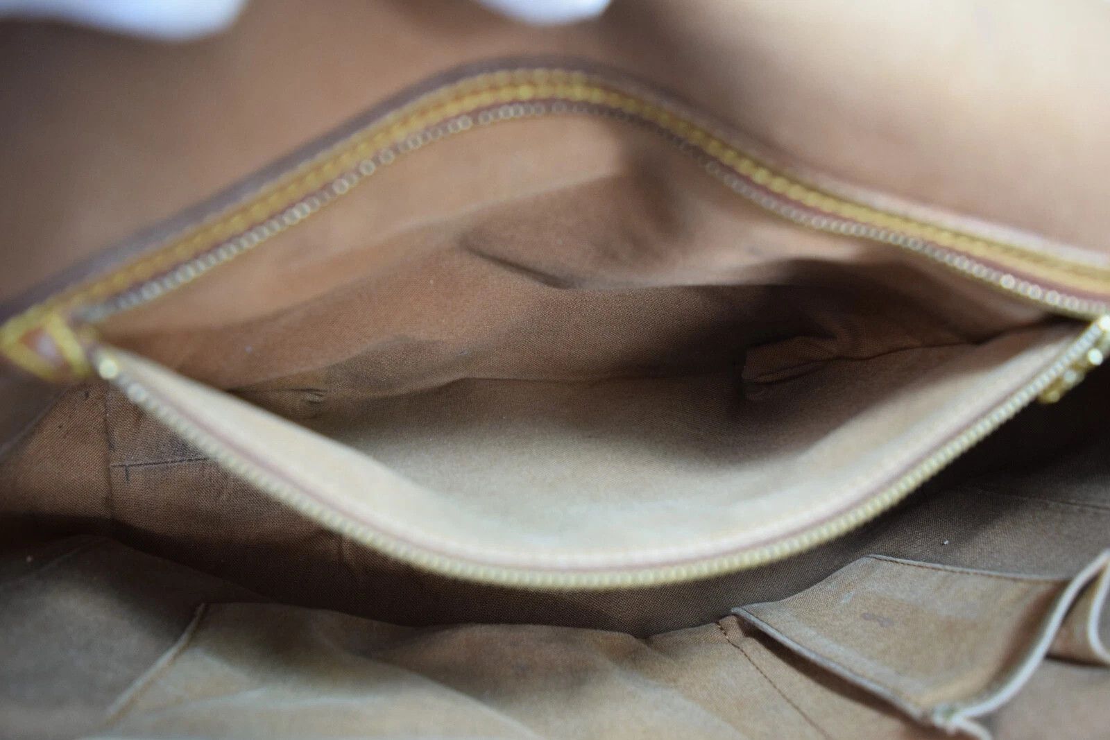 Louis Vuitton Louis Vuitton Abbesses Monogram Canvas Crossbody Bag M45257 Size ONE SIZE - 21 Thumbnail
