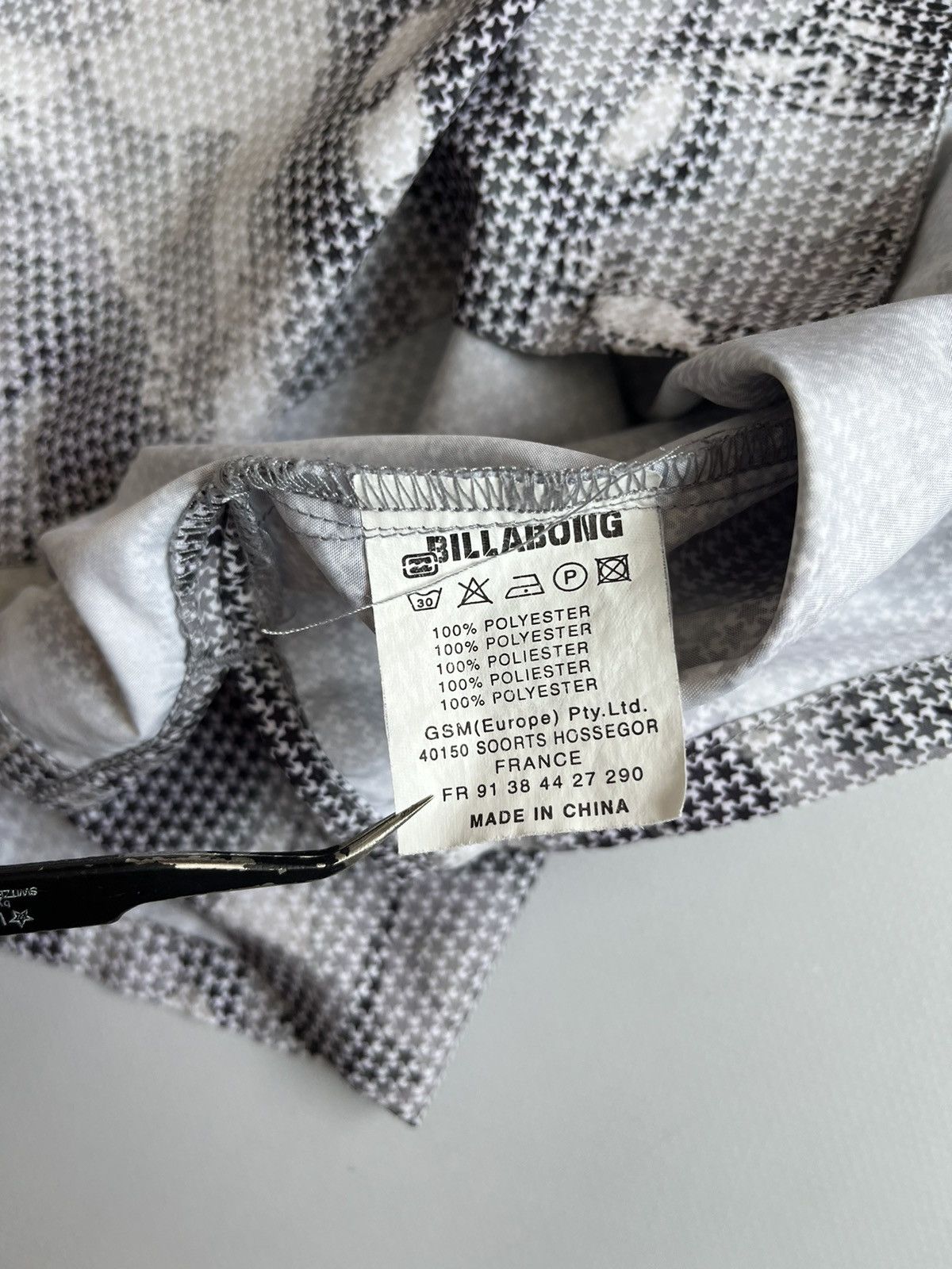 Billabong Vintage 90s Billabong Optic Confusion Monogram Girl Shirt Size US M / EU 48-50 / 2 - 9 Thumbnail
