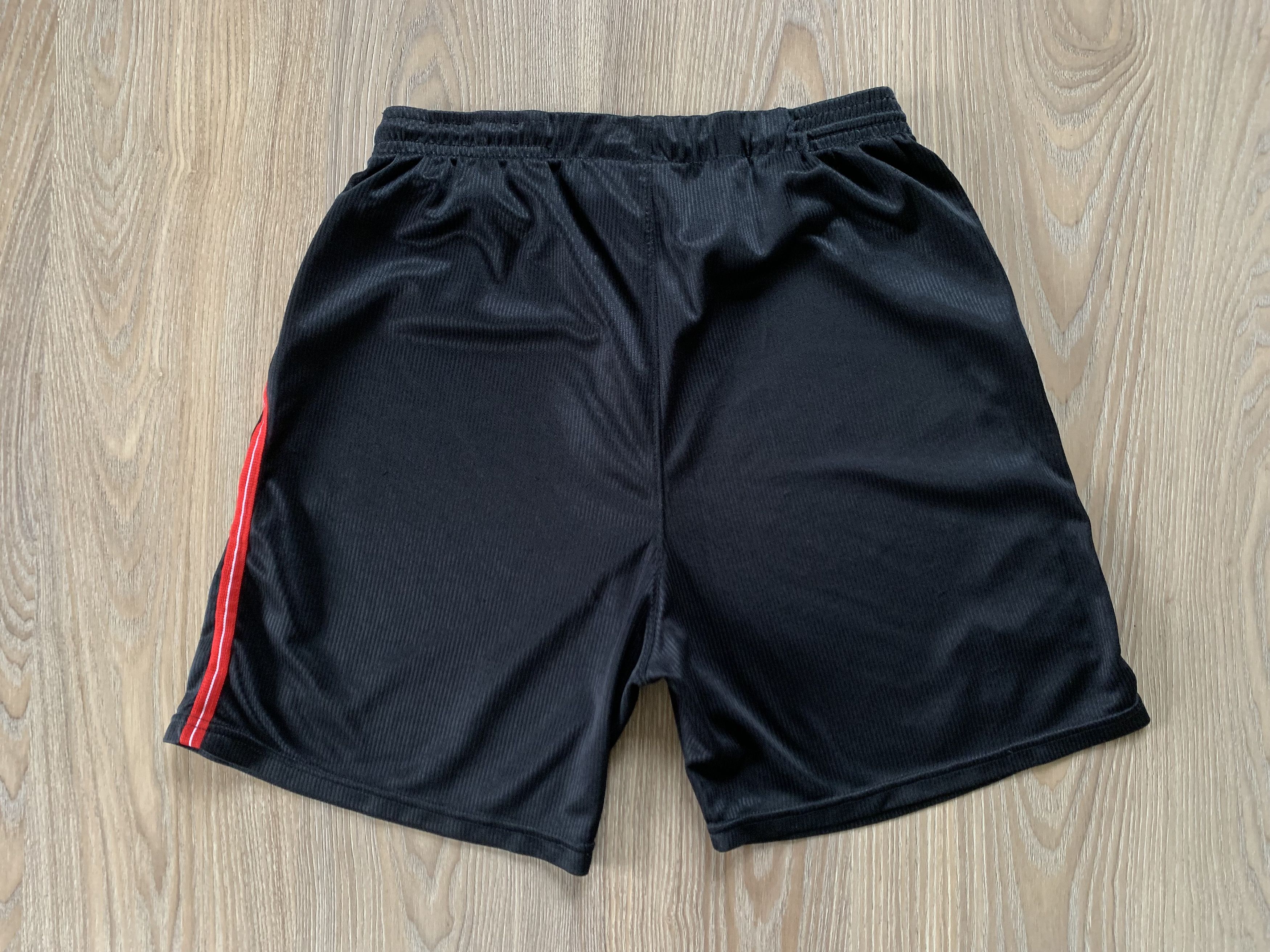 Umbro Umbro Vintage Manchester Training Black Shorts Size US 32 / EU 48 - 3 Thumbnail