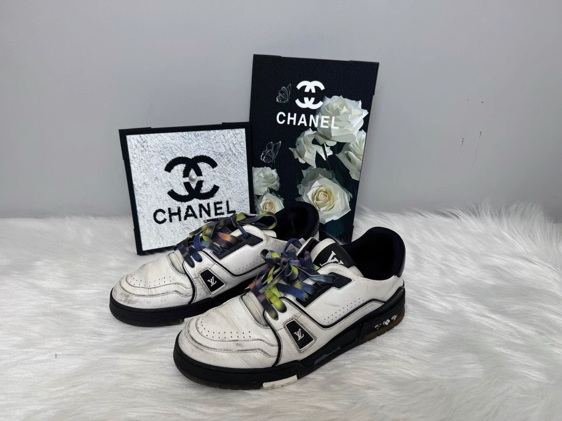 Louis Vuitton Louis Vuitton Trainer Black & White Panda Sneakers K36 Size US 8.5 / EU 41-42 - 1 Thumbnail