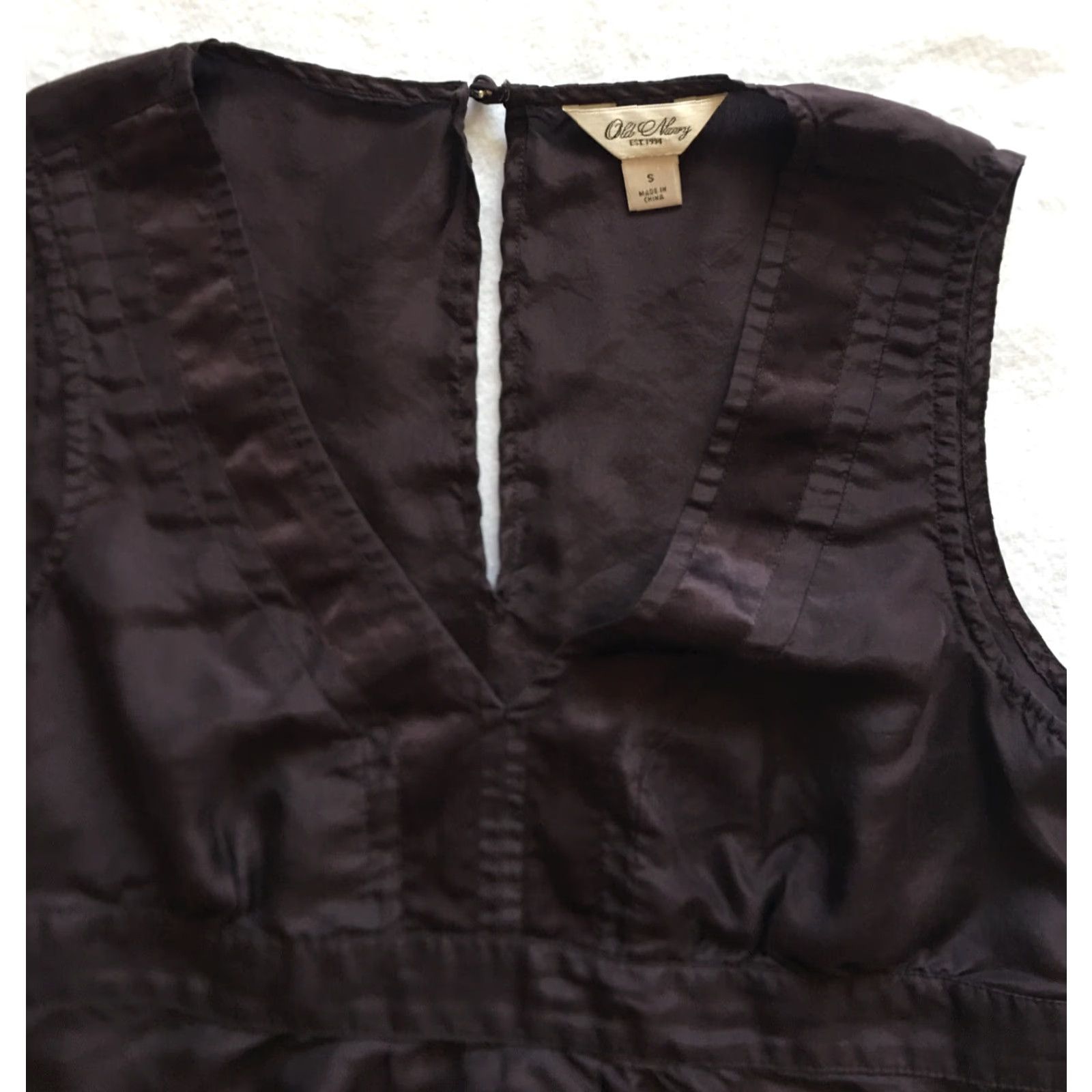Old Navy Womens Silk Tank Camisole Dark Plum S Old Navy V-Neck Satin 1/4 Zip Casual Casual Womens Size S / US 4 / IT 40 - 2 Thumbnail
