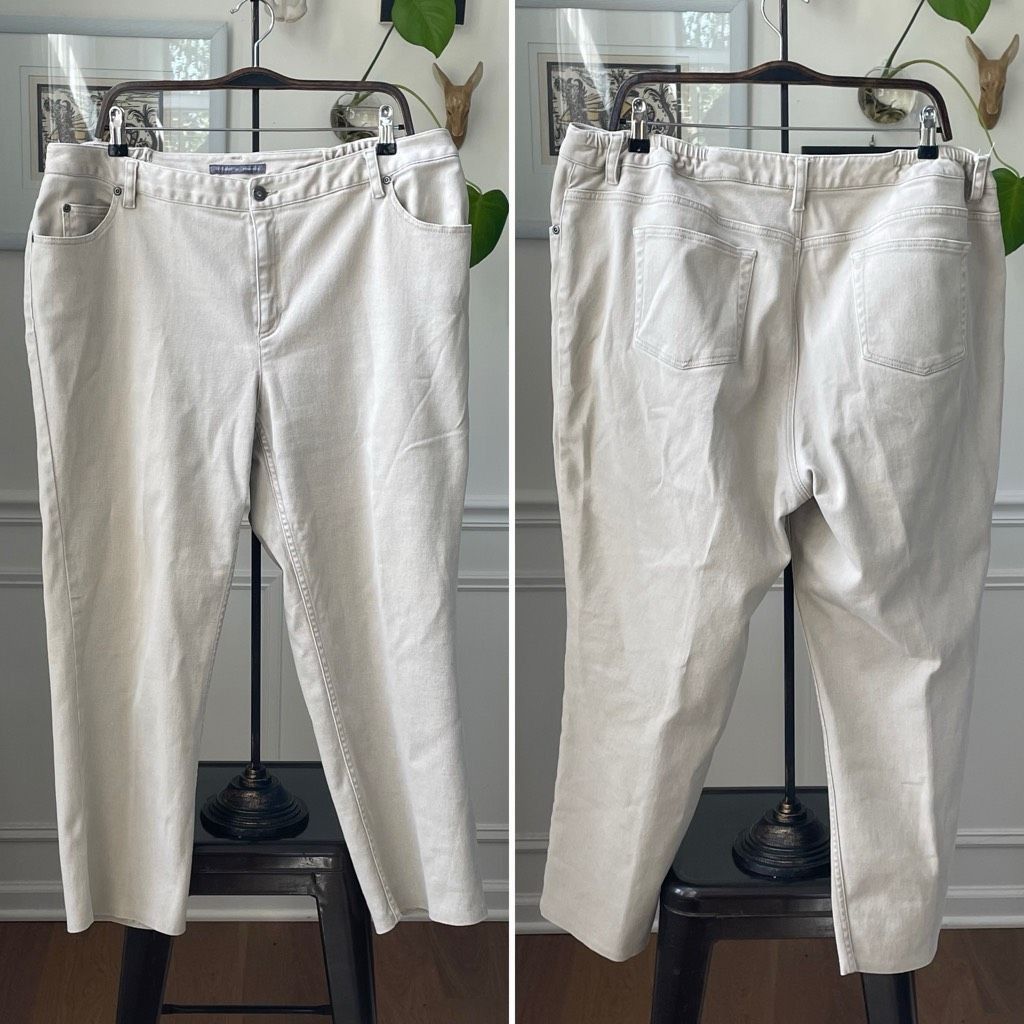 Liz Claiborne Liz Claiborne Beige Denim Straight Leg Jeans 18W Petite Size 40" / US 18 - 1 Thumbnail
