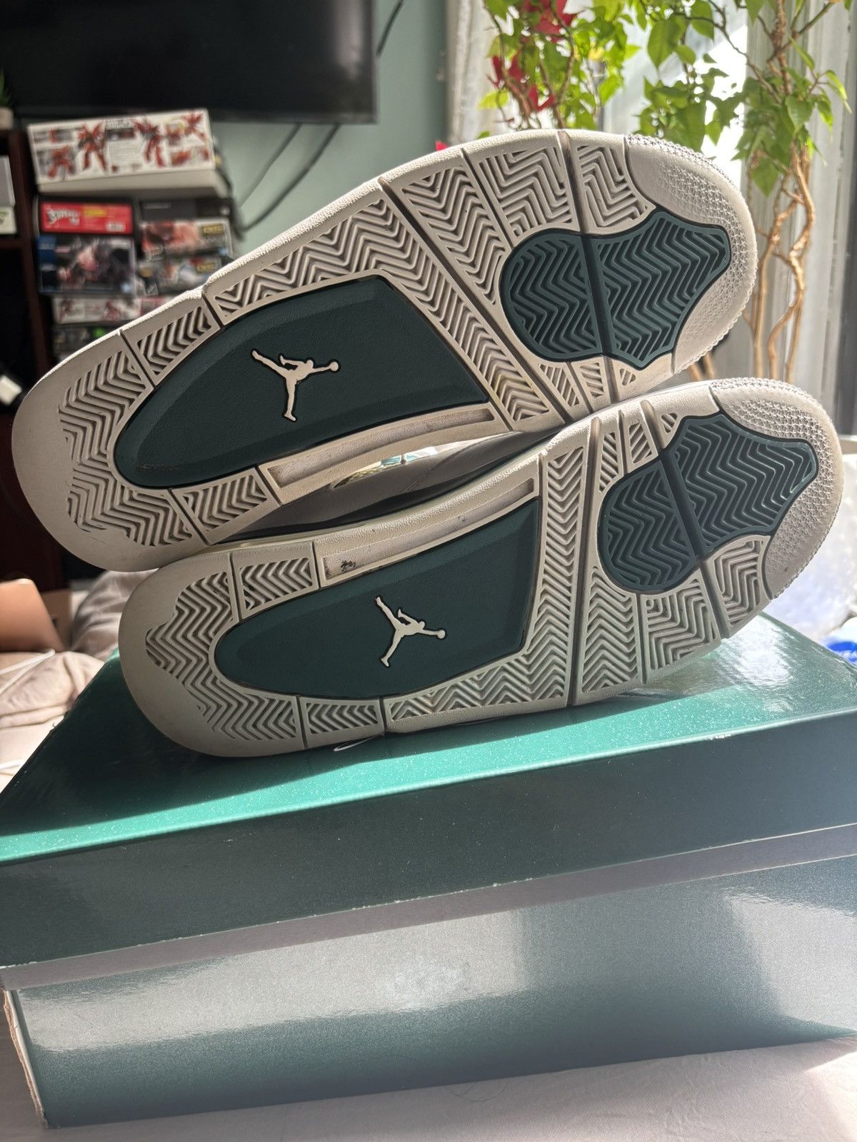 Jordan Brand AIRJORDAN 4 RETRO Size US 10 / EU 43 - 5 Thumbnail