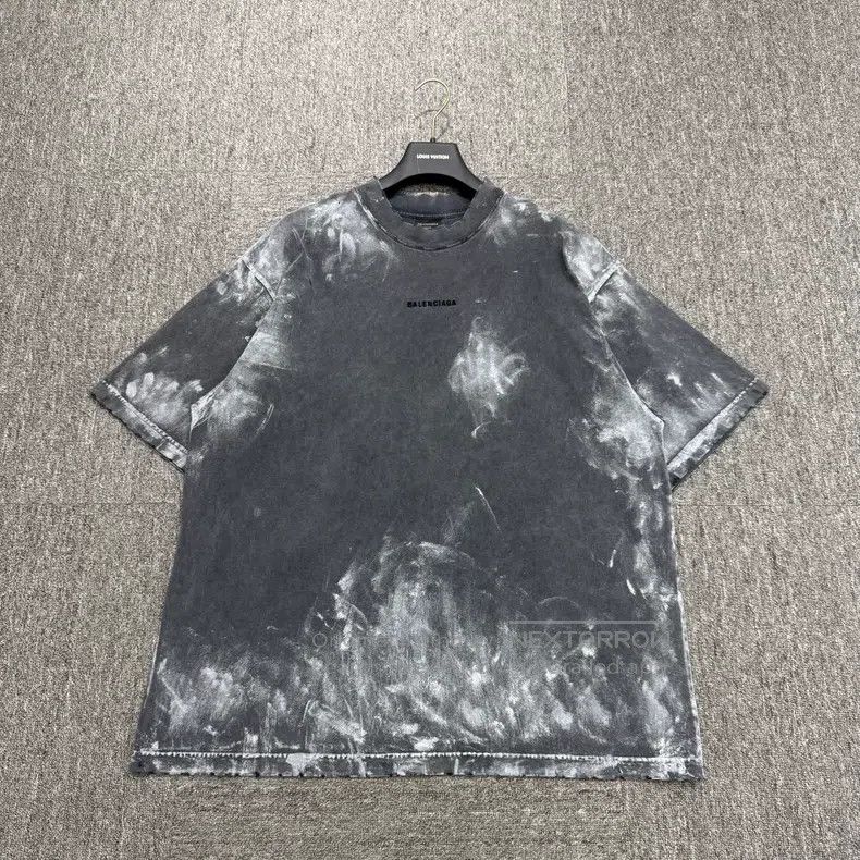 Balenciaga Balenciaga Splashed Distressed Short Sleeve Size US L / EU 52-54 / 3 - 1 Thumbnail