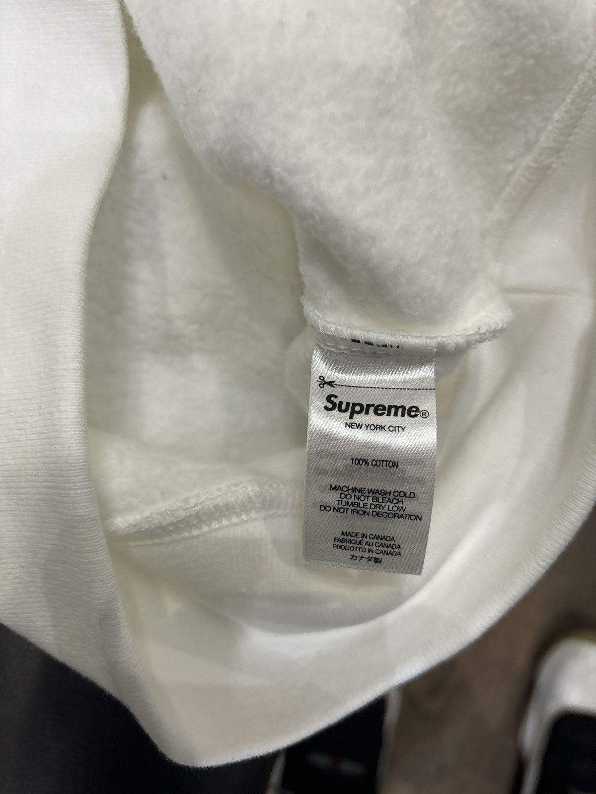 Supreme outlets shattered logo crewneck