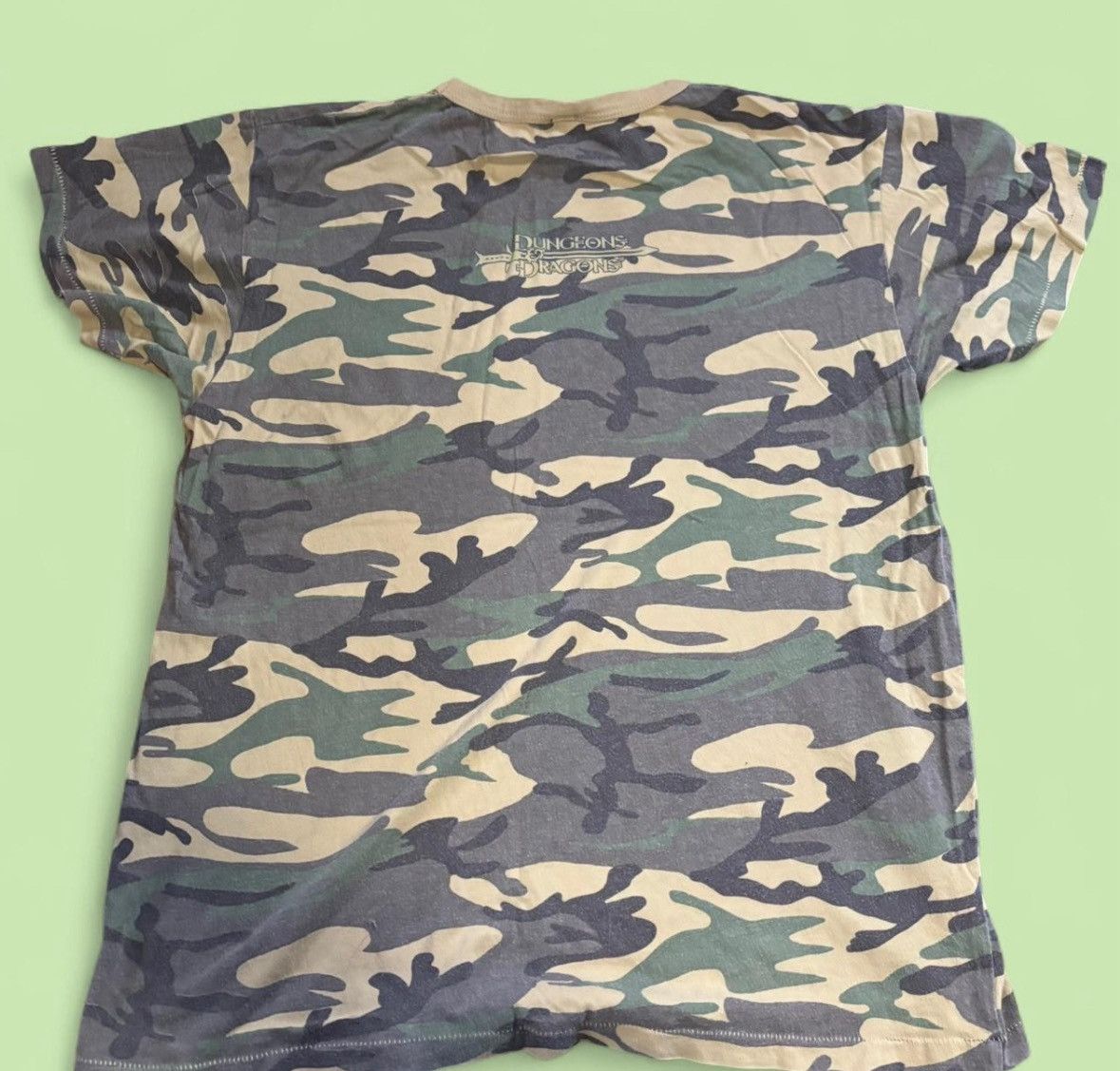 Vintage RARE Size M Dungeons and Dragons Camo Shirt Size US M / EU 48-50 / 2 - 4 Thumbnail