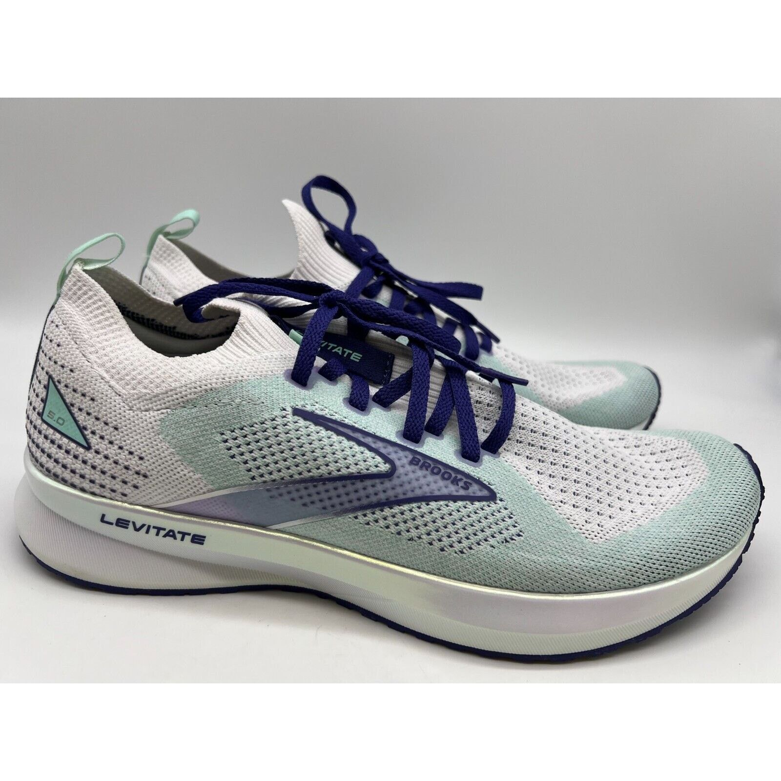 Brooks Womens Levitate Stealthfit 5 White Running Size 10.5B Shoes