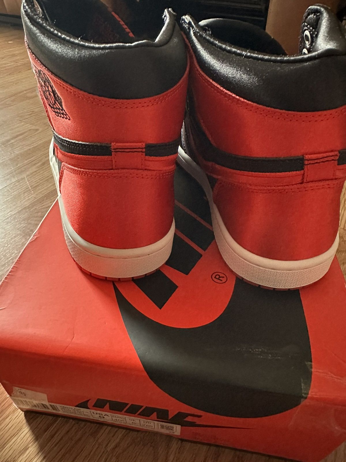 Jordan Brand Jordan 1 Retro High W “Satin Bred” Size US 9 / IT 39 - 6 Thumbnail