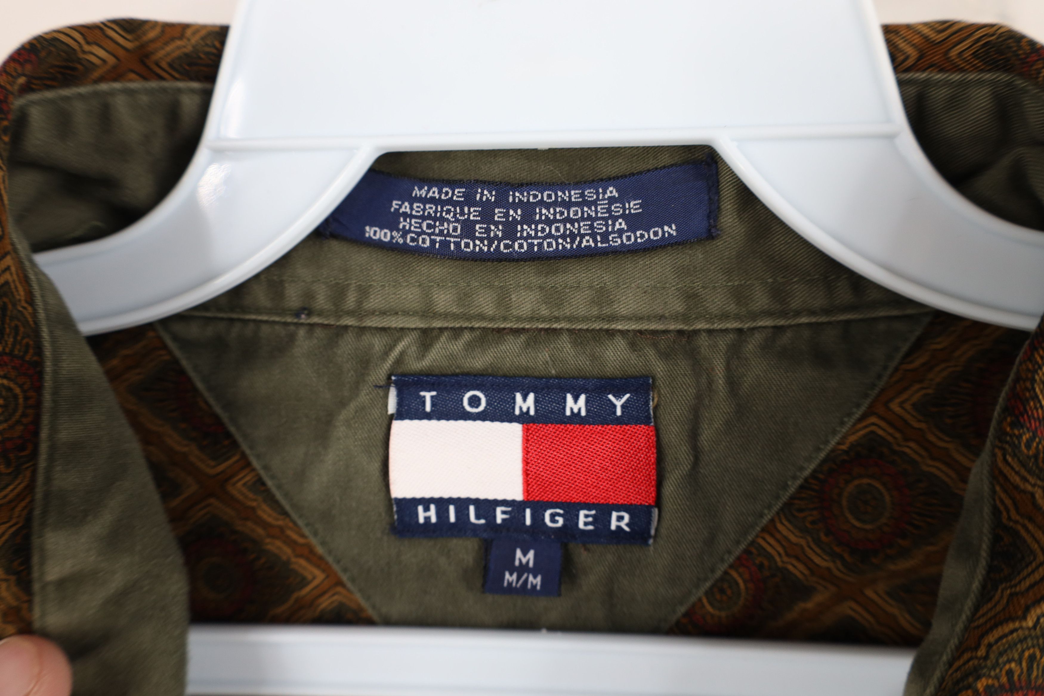 Tommy Hilfiger Vintage 90s Tommy Hilfiger Tone Geometric Button Down Shirt Size US M / EU 48-50 / 2 - 8 Thumbnail