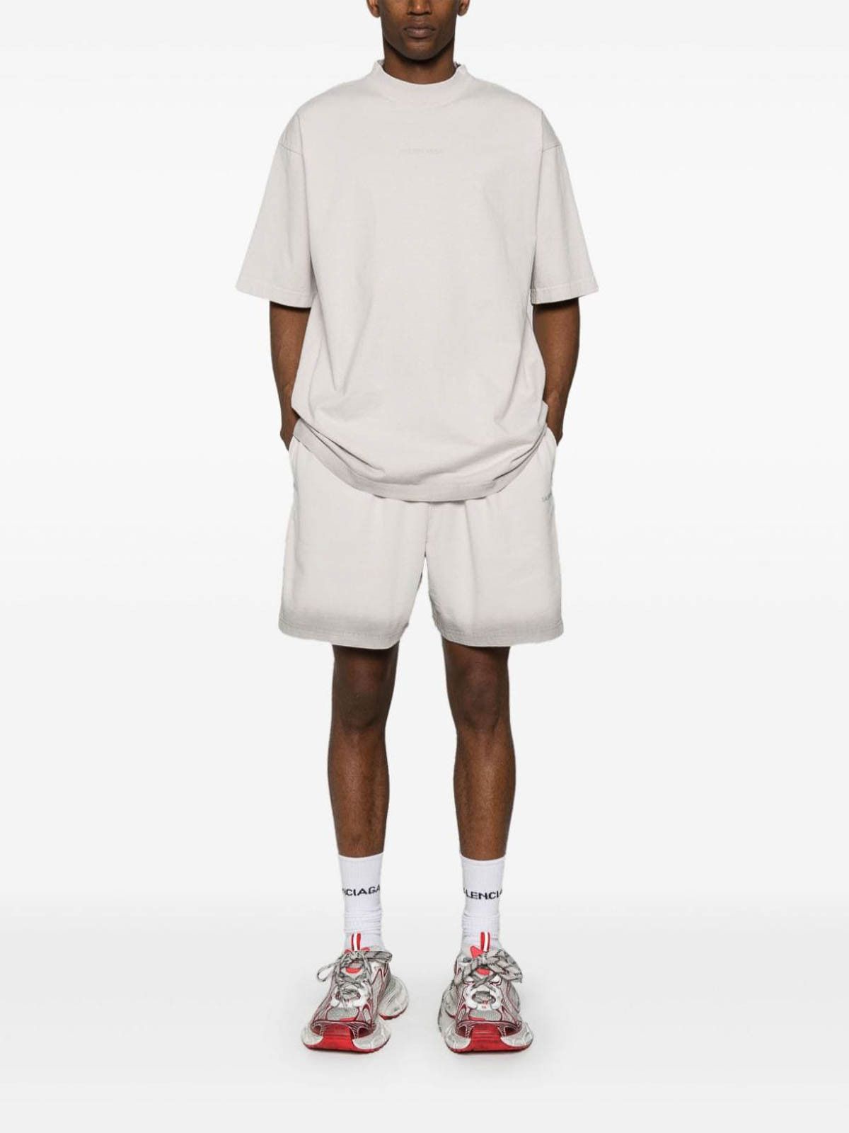 Balenciaga o1srvl11e0526 Medium Fit T-Shirt in Off White Size US XL / EU 56 / 4 - 3 Thumbnail
