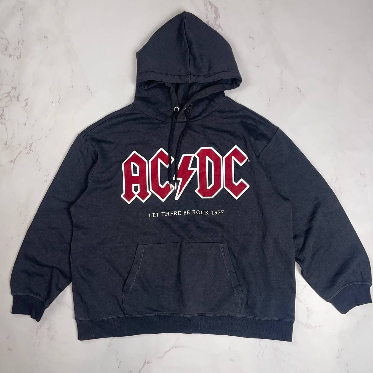 Vintage H&M ACDC Back In Black Tour Graphic Hoodie L Music Size US L / EU 52-54 / 3 - 1 Thumbnail