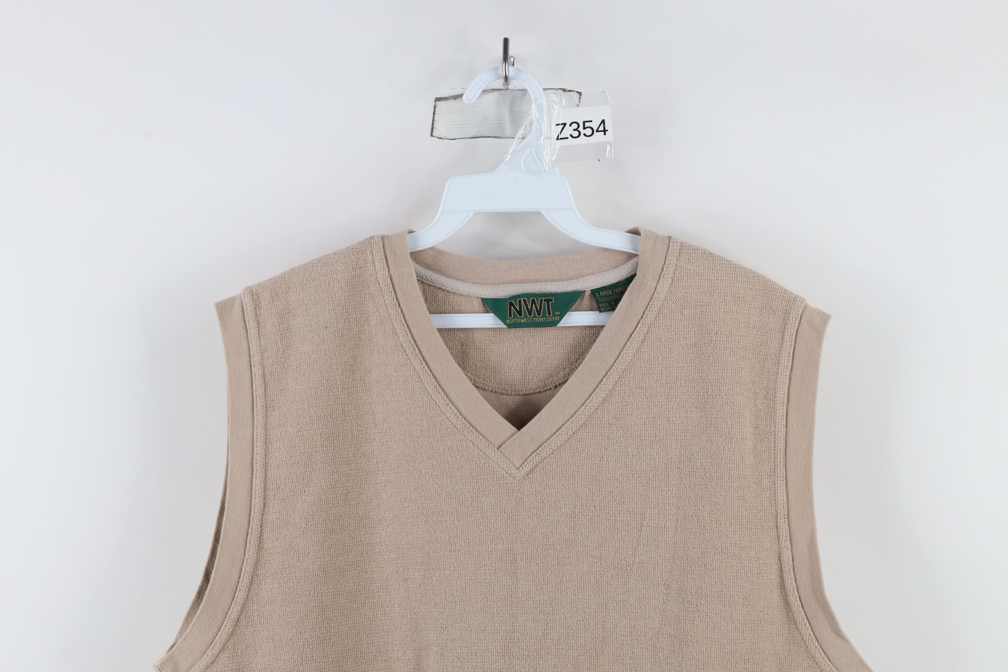 Vintage Vintage 90s Streetwear Textured V-Neck Sweater Vest Beige Size US L / EU 52-54 / 3 - 2 Thumbnail