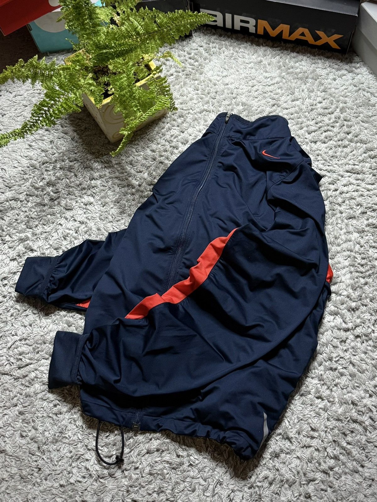 Nike 00s Nike Nylon Jacket Rare Drill Streetwear Swoosh Sport Tn Size US L / EU 52-54 / 3 - 1 Thumbnail