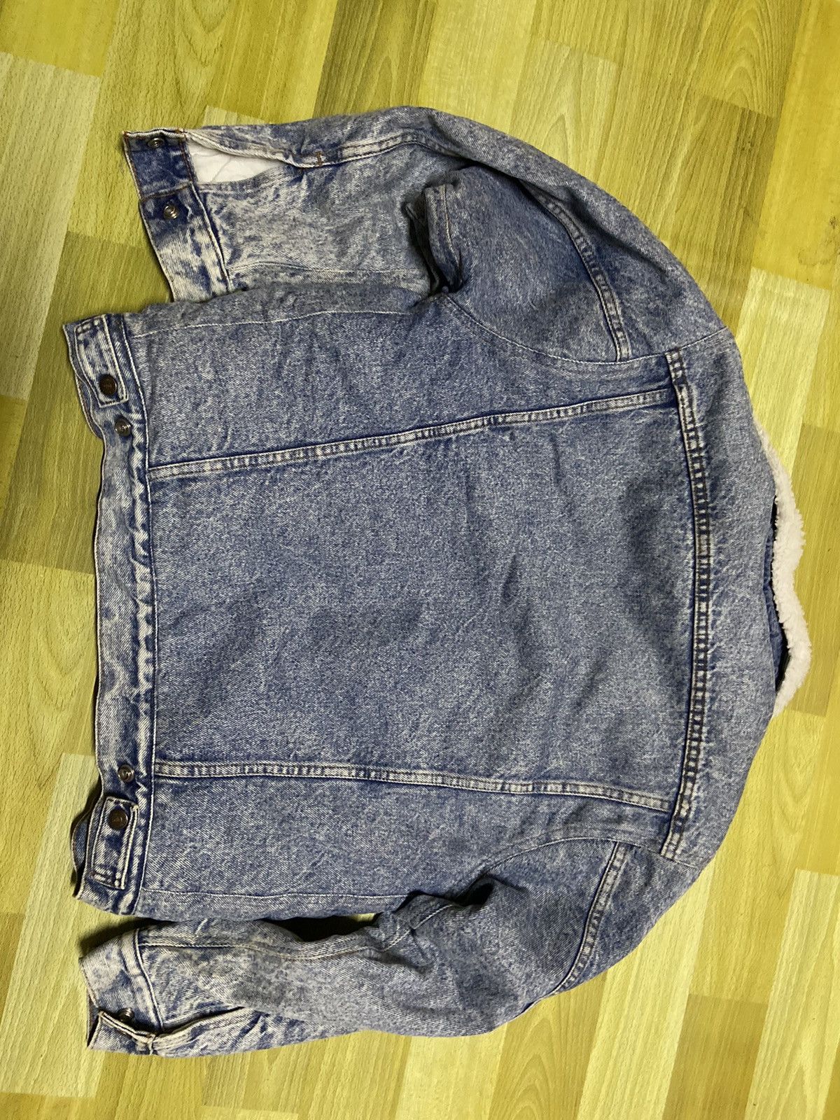 Levi's Vintage Clothing Vintage Levis sherpa-lined denim trucker jacket acid wash Size US L / EU 52-54 / 3 - 14 Thumbnail