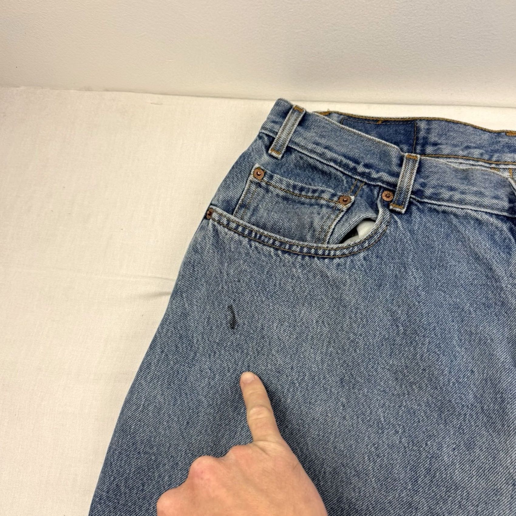 Levi's Vintage Levi'S 560 Jeans Adult Men Blue 38x30 Fit Relaxed Tapered Worn Stains 90s Y2K Size US 38 / EU 54 - 3 Thumbnail