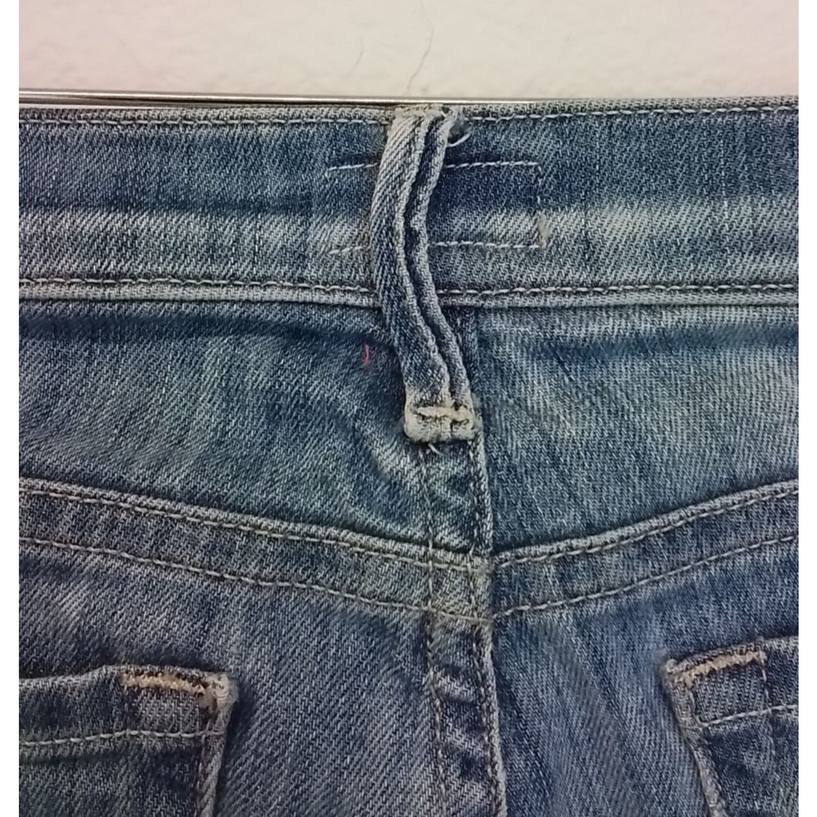 MOTHER Mother Denim The Frayed Rascal Jeans Women's 26 Medium Wash Size 26" / US 2 / IT 38 - 7 Thumbnail