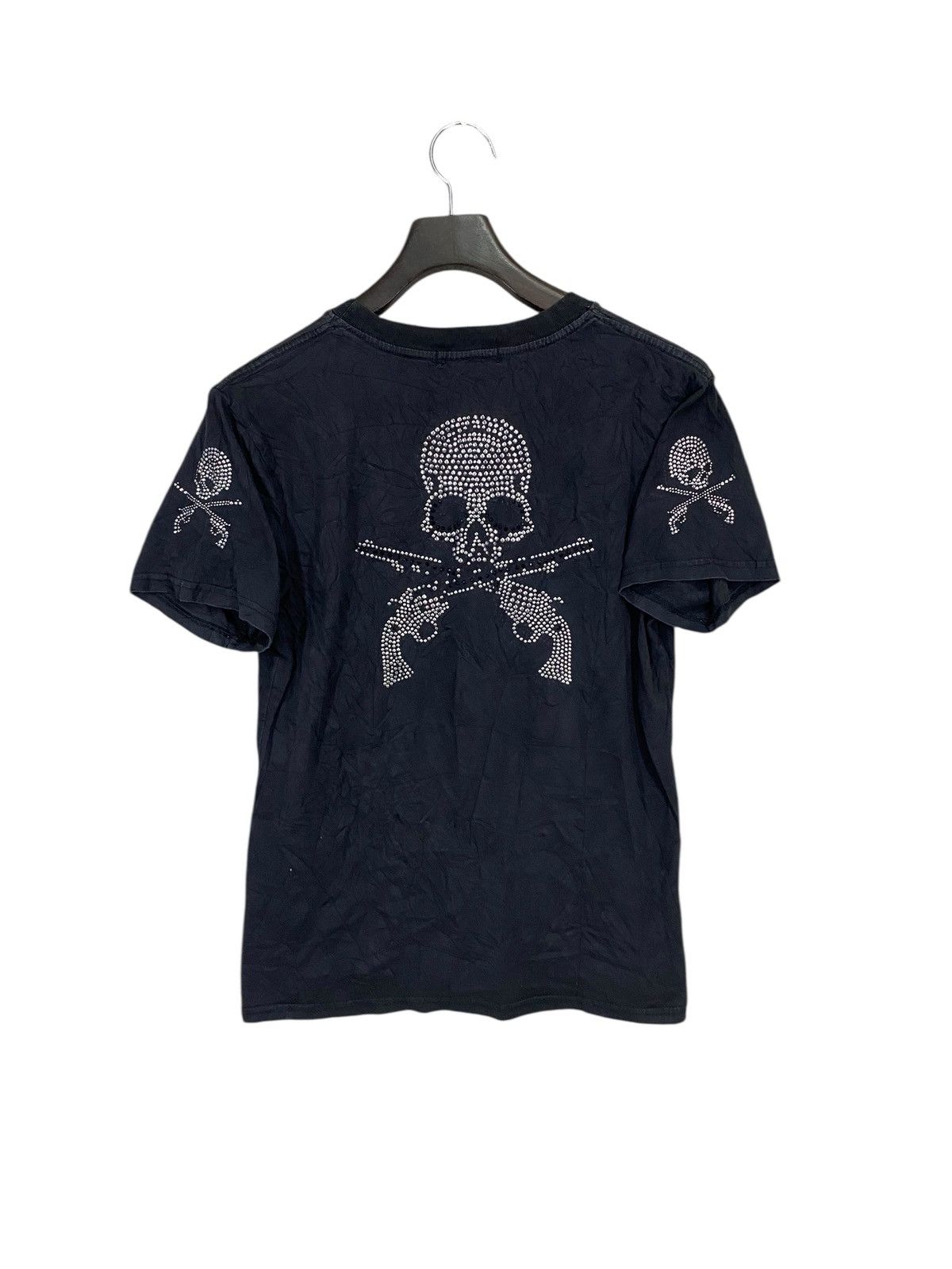 Mastermind Japan Mastermind japan tshirt back hit skull and pistol very rare Size US M / EU 48-50 / 2 - 1 Thumbnail