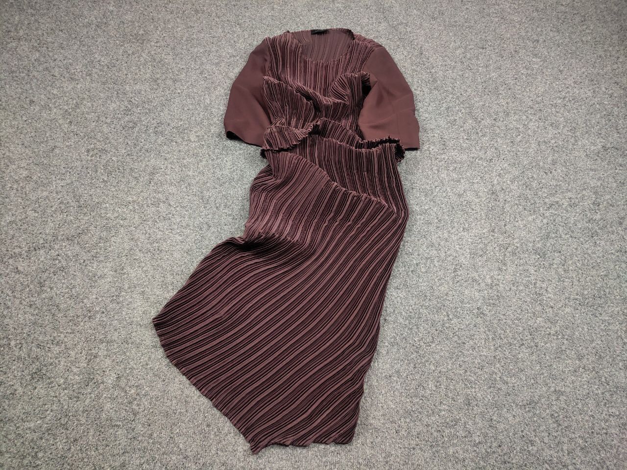 Designer Vintage Lesley George London pleated long asymmetric Dress Size M / US 6-8 / IT 42-44 - 2 Thumbnail