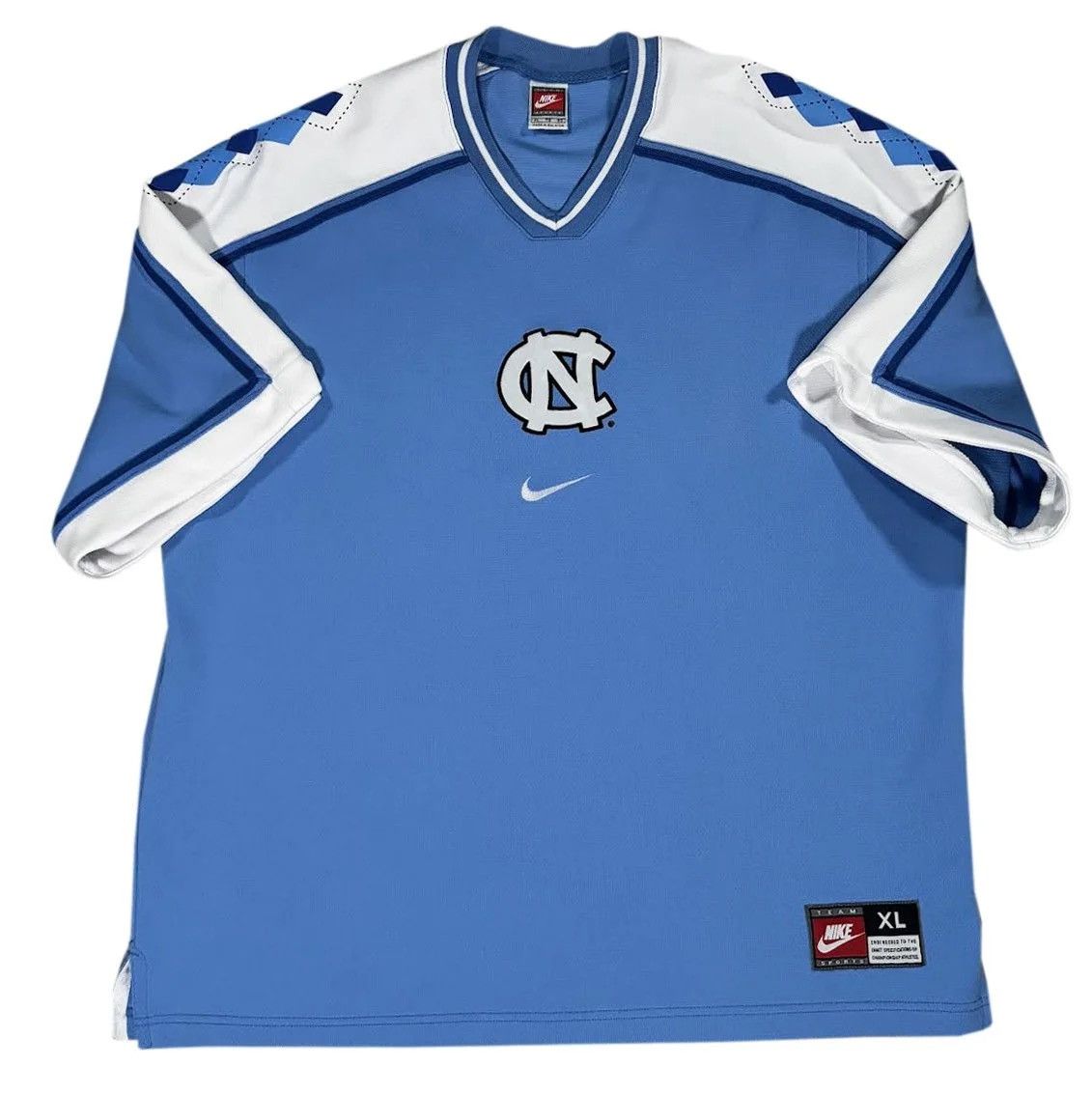 Nike Vintage Nike University Of North Carolina Shirt (Size XL) Size US XL / EU 56 / 4 - 1 Thumbnail