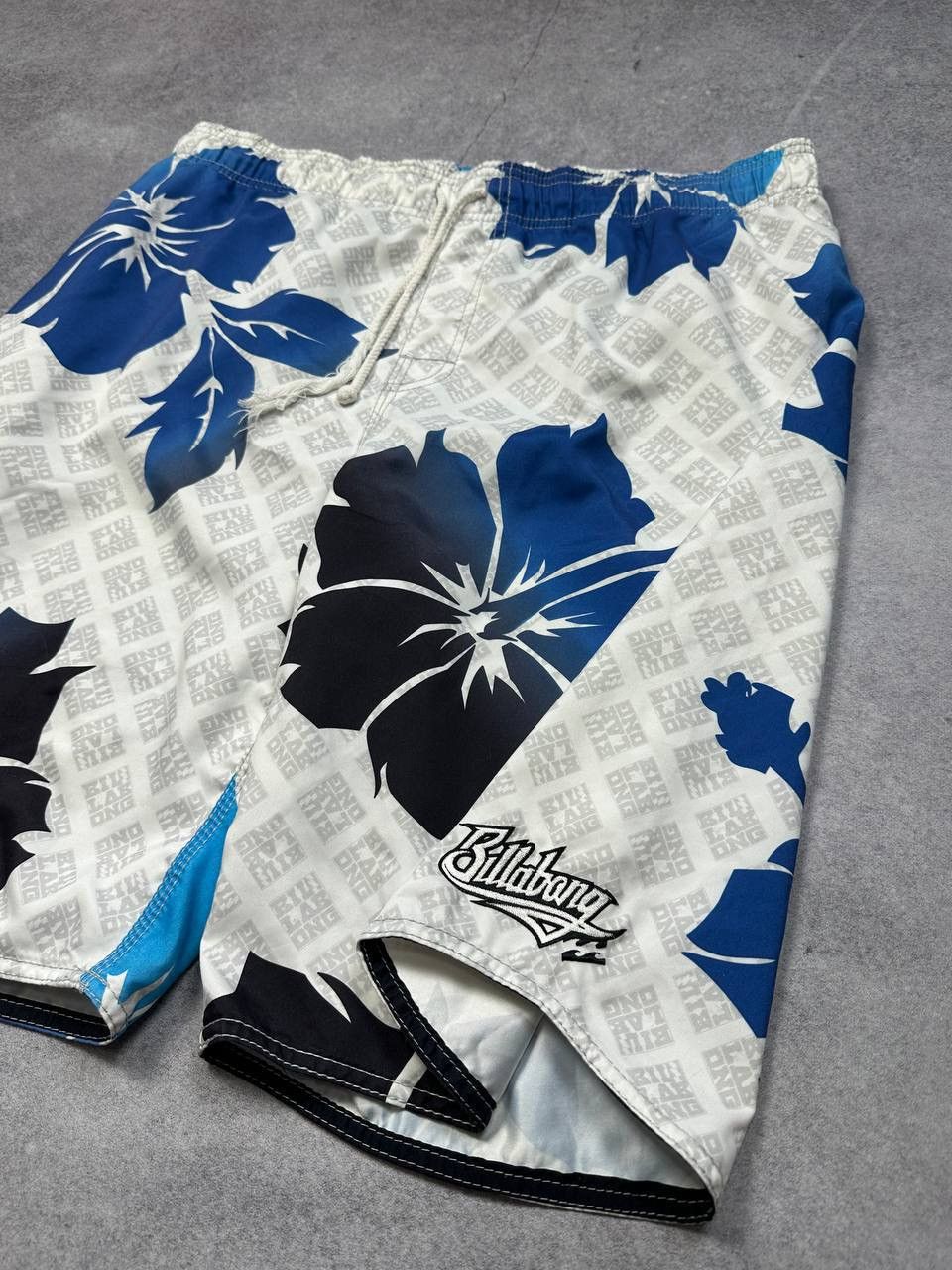 Billabong Vintage Billabong Board Shorts, Size XL – Surf-Inspired Fit Size US 36 / EU 52 - 4 Thumbnail
