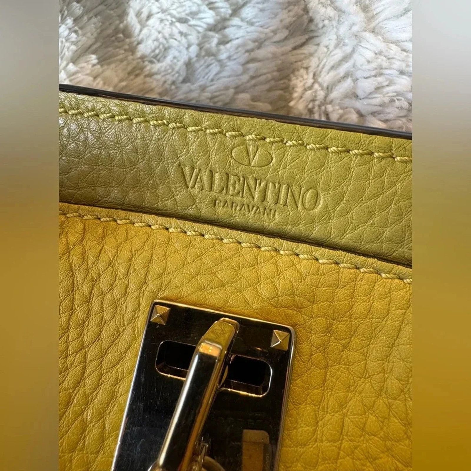 Valentino EUC Valentino Garavani Pebbled Leather 2-way bag in Green Size ONE SIZE - 3 Thumbnail