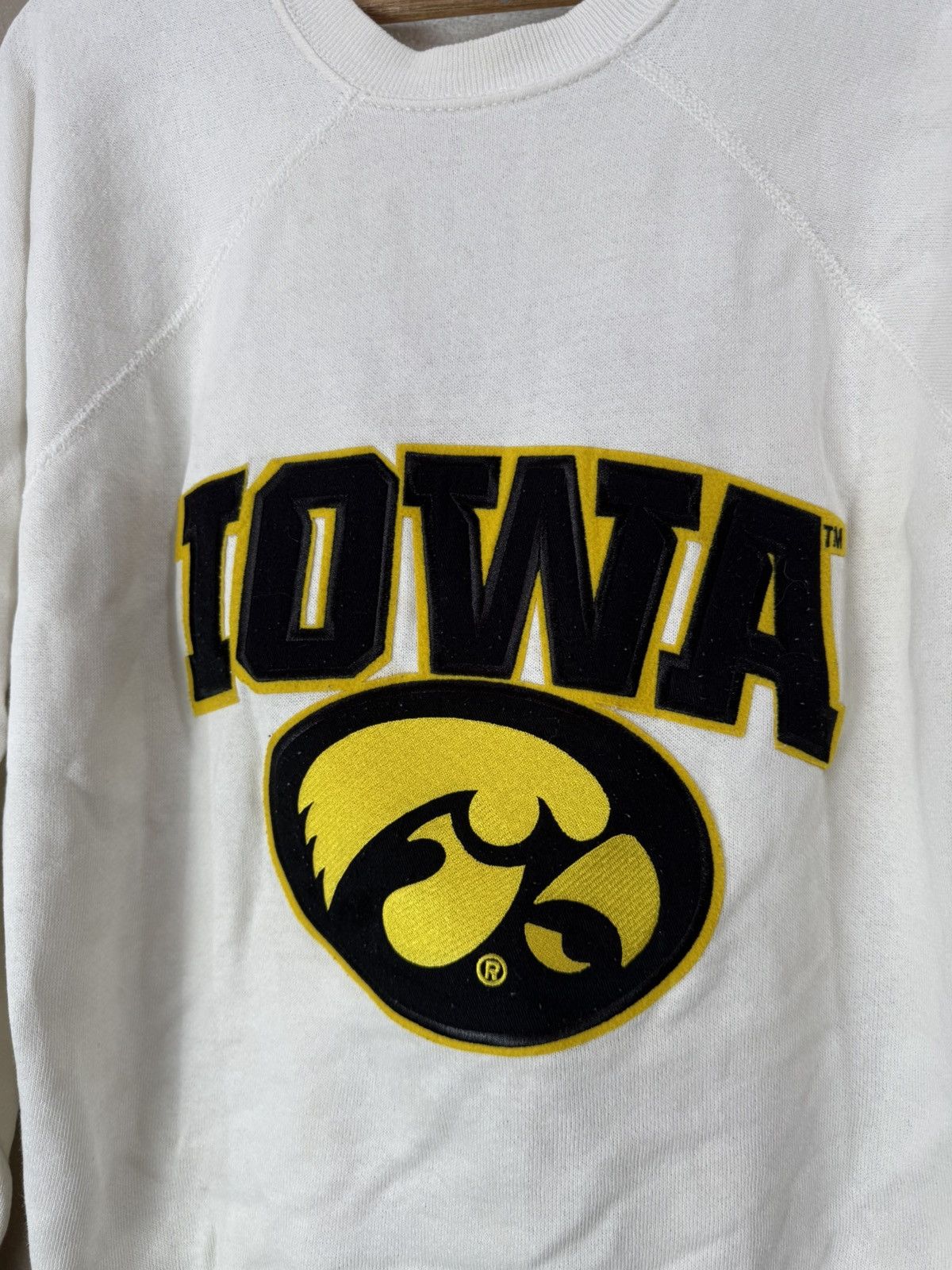 Vintage Vintage 80s Iowa Hawkeyes NCAA Crewneck Size US M / EU 48-50 / 2 - 4 Thumbnail