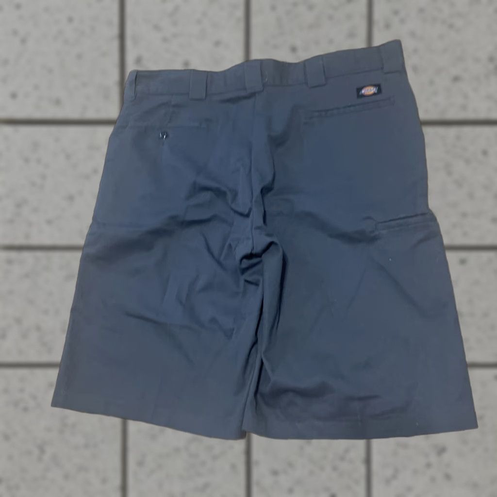 Dickies VINTAGE Dickies Shorts Men 38 Relaxed Fit Y2k Streetwear Twill Cotton Hip Hop Work Chino Gray Baggy Casual Shorts Size US 38 / EU 54 - 1 Thumbnail