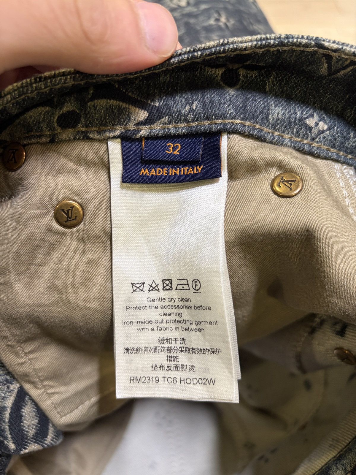 Louis Vuitton LOUIS VUITTON MONOGRAM CARPENTER Size US 32 / EU 48 - 3 Thumbnail