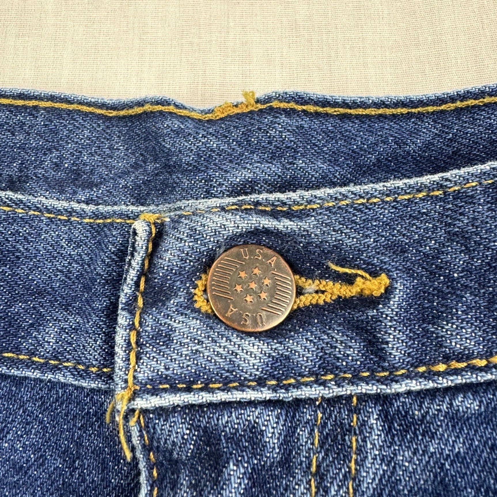 Vintage VINTAGE 1970s Jeans Women 13/14 High Rise Blue Denim Zipper Hipster Straight 29.5 Inseam USA 70s Size 34" / US 12 / IT 48 - 3 Thumbnail