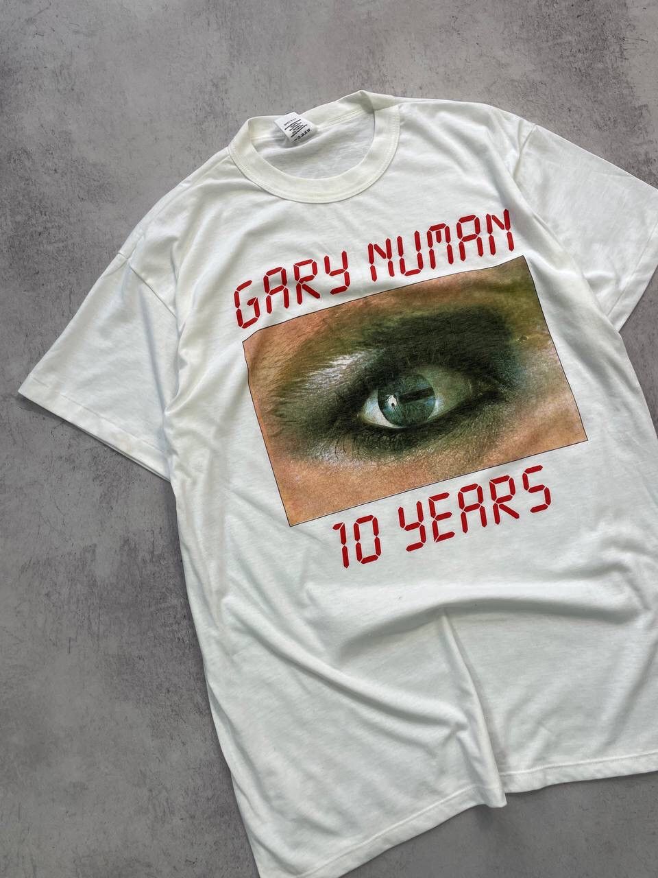 Band Tees × Japanese Brand × Vintage Vintage 90s Gary Numan 10 Years Eye Tee T-Shirt Y2K Size US XL / EU 56 / 4 - 2 Thumbnail