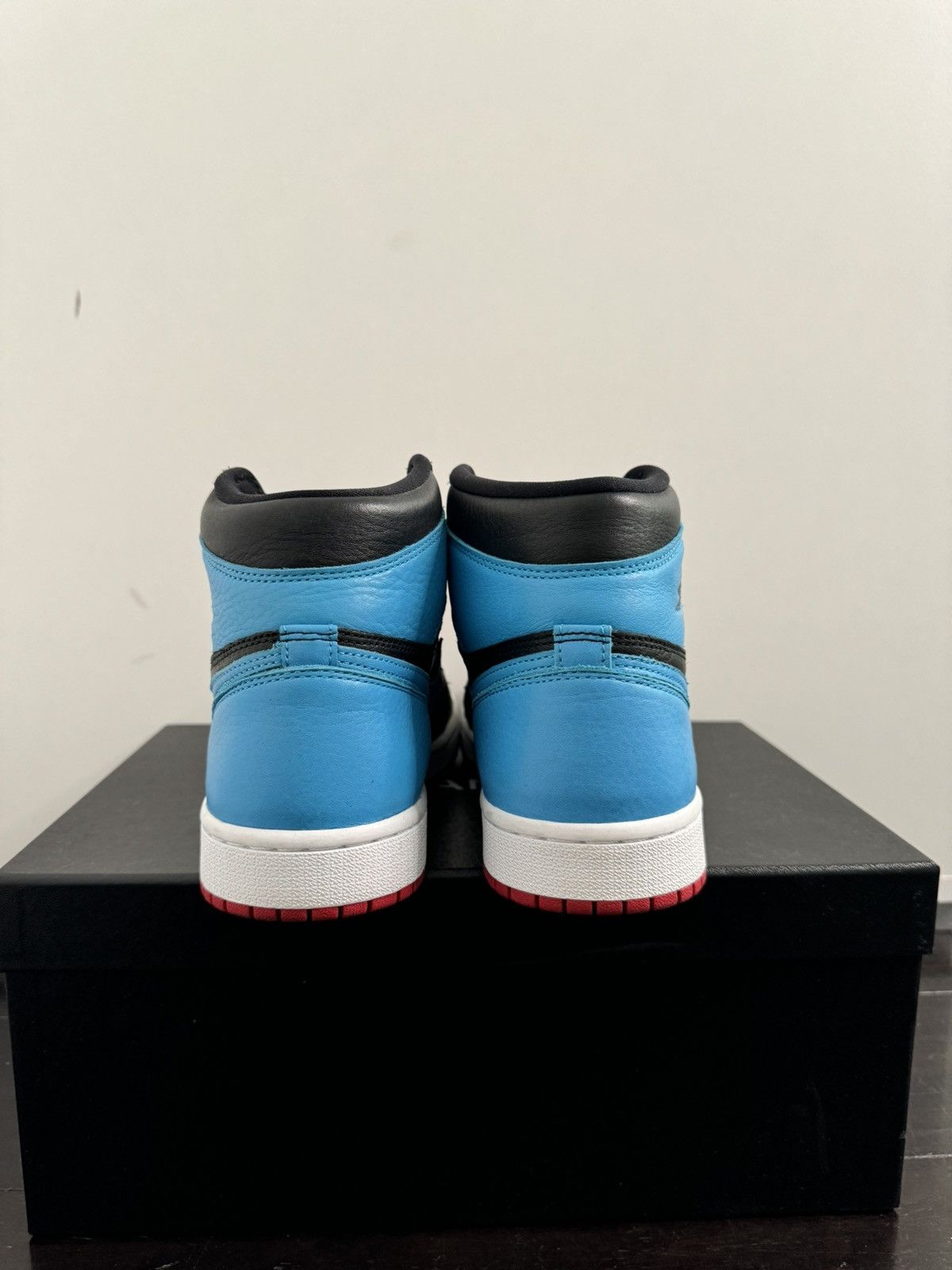Nike Air Jordan 1 Retro High OG “UNC to Chicago” sneakers Size US 8 / IT 38 - 3 Thumbnail