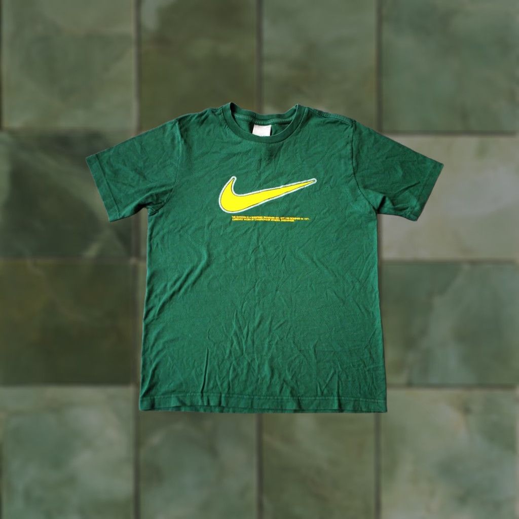 Nike VINTAGE Nike BIG LOGO SWOOSH T-SHIRT Green 1 STITCH MENS S SMALL GRAY TAG 2008 Shirt Size US S / EU 44-46 / 1 - 1 Thumbnail