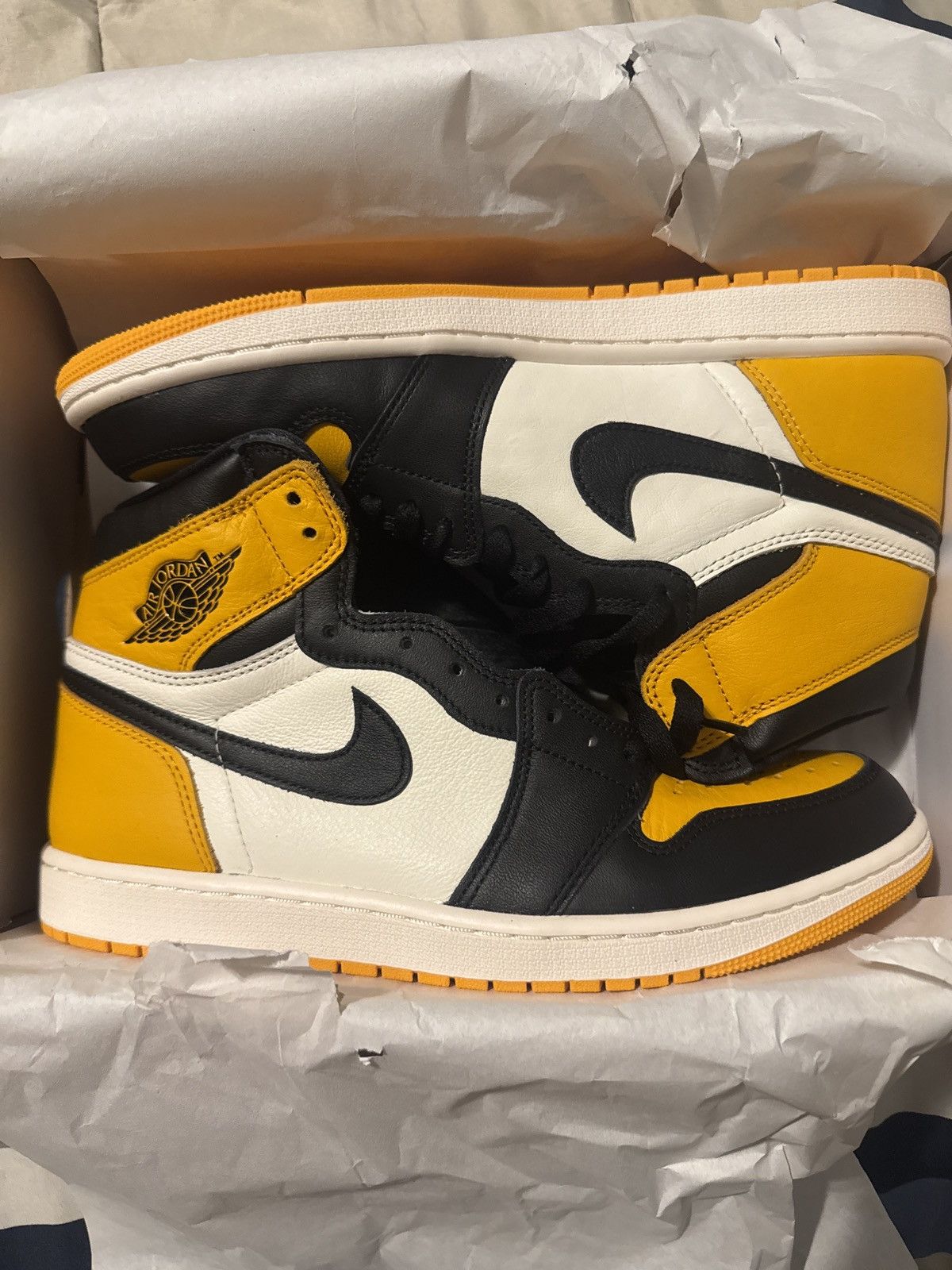 Jordan Brand Jordan 1 Retro High OG Taxi Size US 11 / EU 44 - 1 Thumbnail