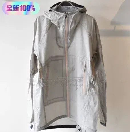 And Wander and wander PERTEX Lightweight Rain Jacket. Size US L / EU 52-54 / 3 - 1 Thumbnail