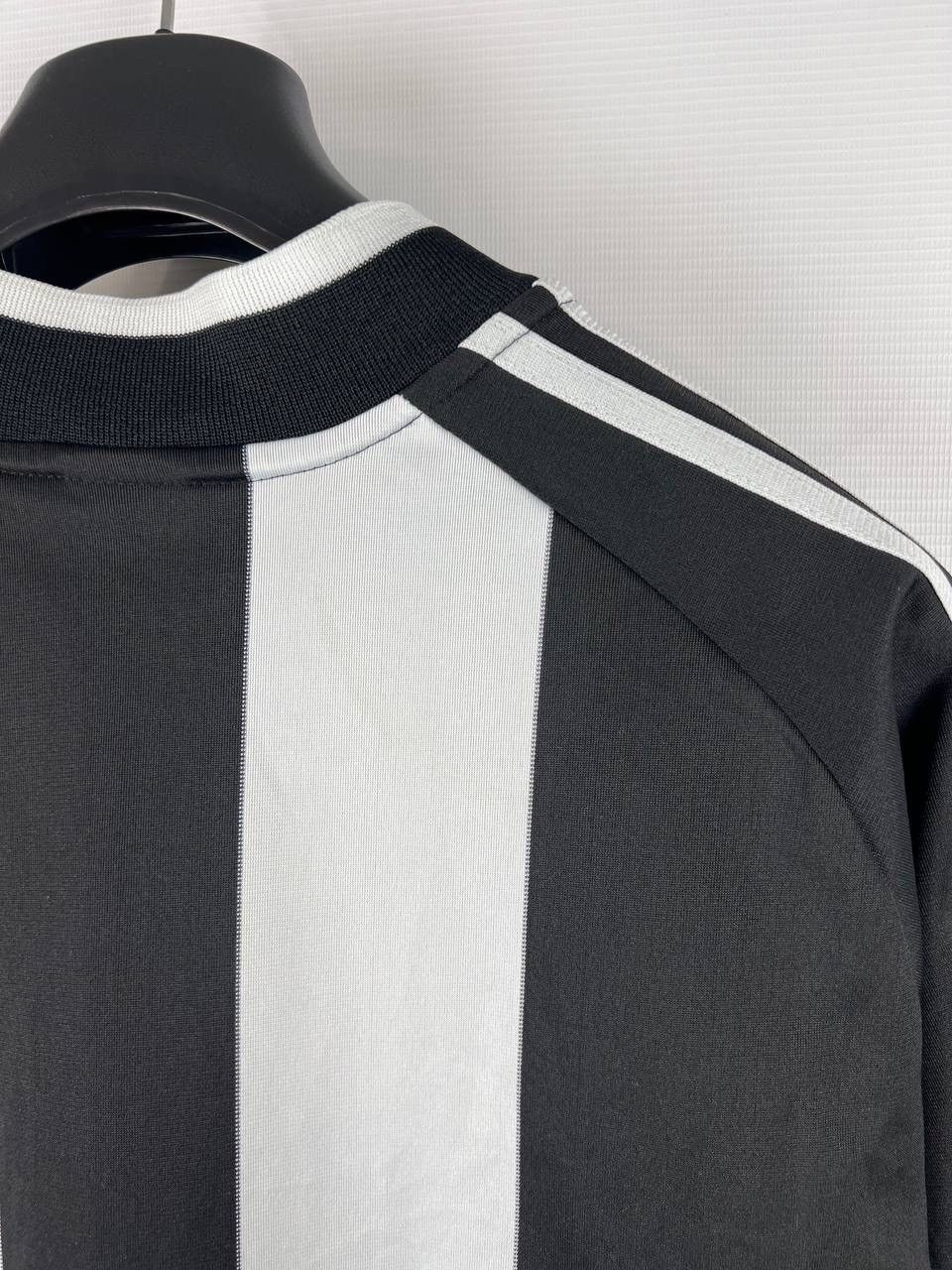 Adidas NewCastle Adidas 2001-03 vintage jersey t-shirt size L Size US L / EU 52-54 / 3 - 10 Thumbnail