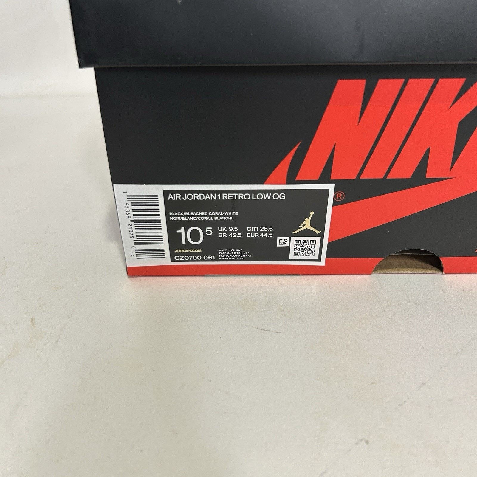 Jordan Brand Nike Air Jordan 1 Retro Low OG “Bleached Coral” Size US 10.5 / EU 43-44 - 8 Thumbnail