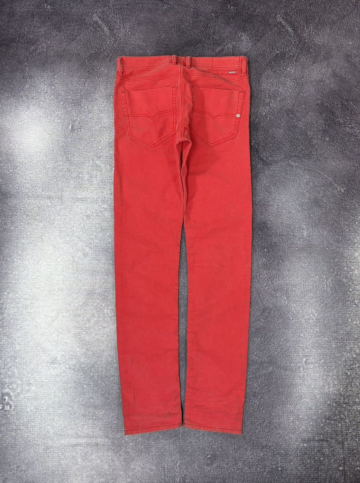 Diesel Diesel Tepphar NWT Men’s Slim Carrot Red Stretch Denim Jeans Size US 31 - 2 Thumbnail