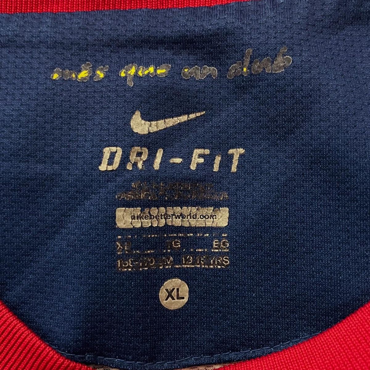 Nike BARCELONA 2011/2012 HOME FOOTBALL SOCCER SHIRT JERSEY NIKE Size US S / EU 44-46 / 1 - 3 Thumbnail