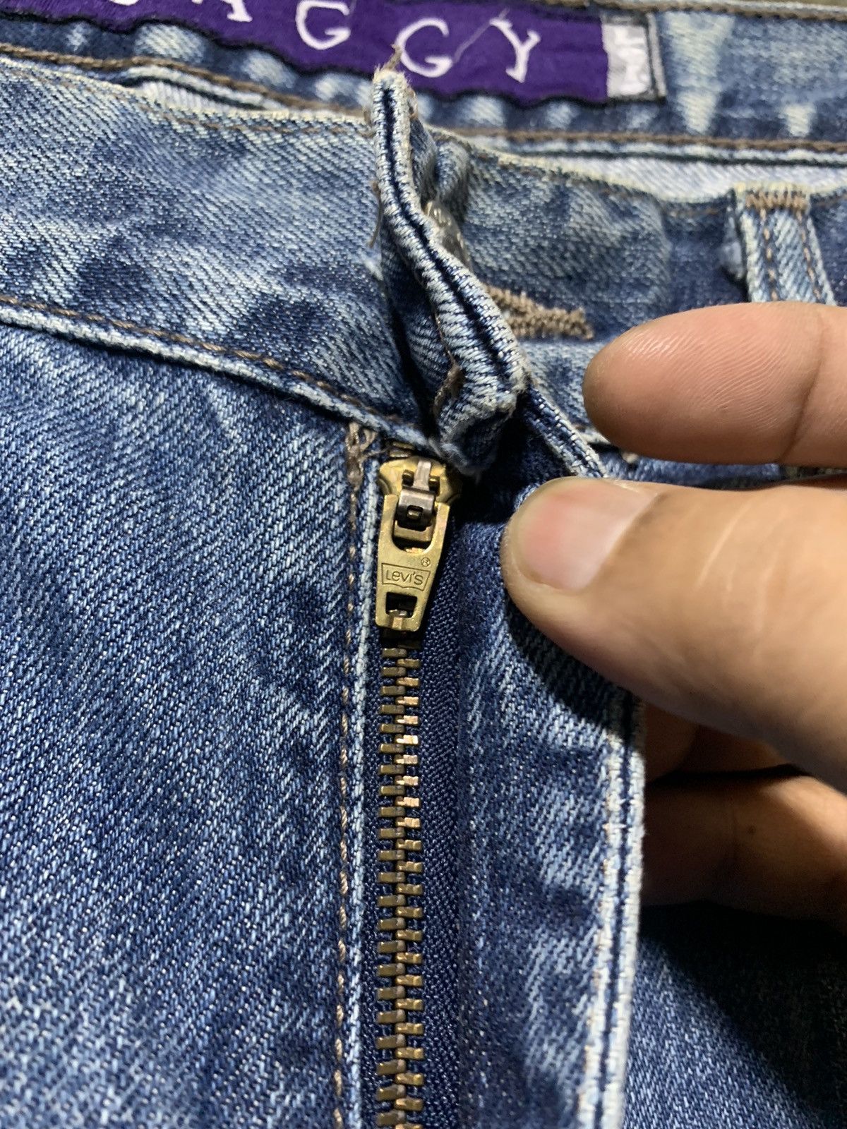 Levi's Vintage Clothing Vintage Levi’s Baggy Jeans Size US 33 - 3 Thumbnail