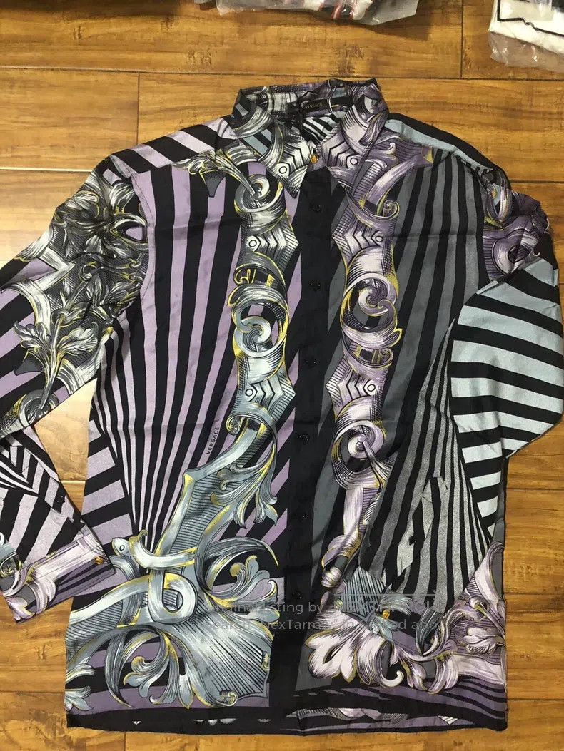Versace Versace The shirt is full of logos Size US M / EU 48-50 / 2 - 5 Thumbnail