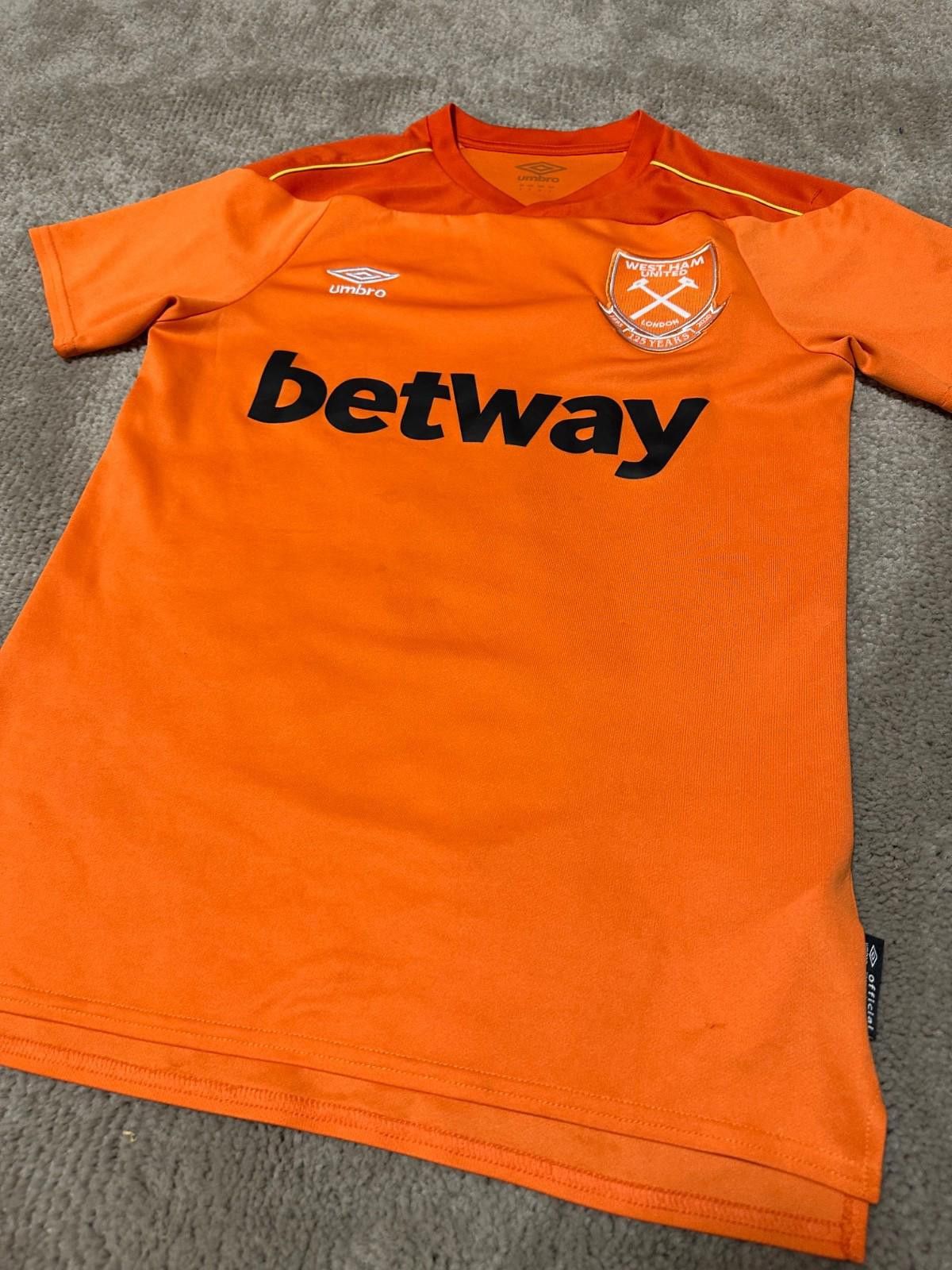 Umbro Umbro West Ham United 2020 Goalkeeper Football Shirt Jersey Size US S / EU 44-46 / 1 - 7 Thumbnail
