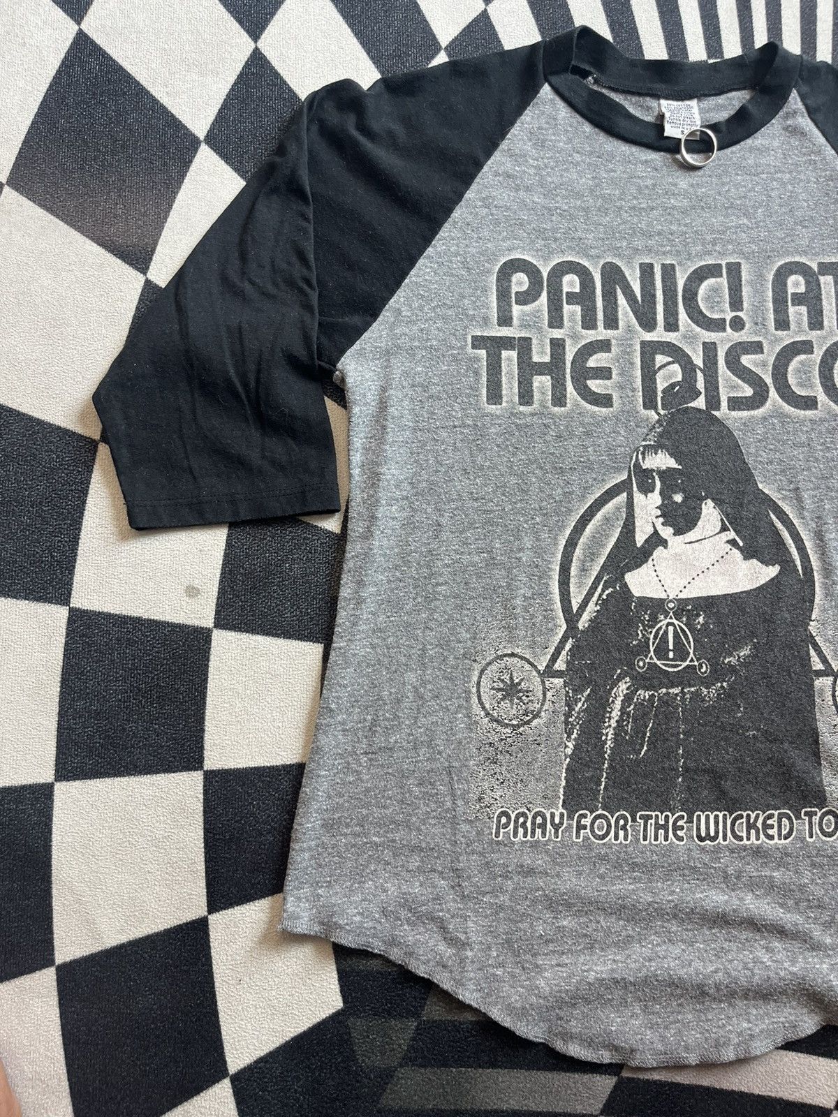 Band Tees PANIC ! AT THE DISCO Pray For The Wicked Tour 2018’s Tshirt Size US S / EU 44-46 / 1 - 7 Thumbnail